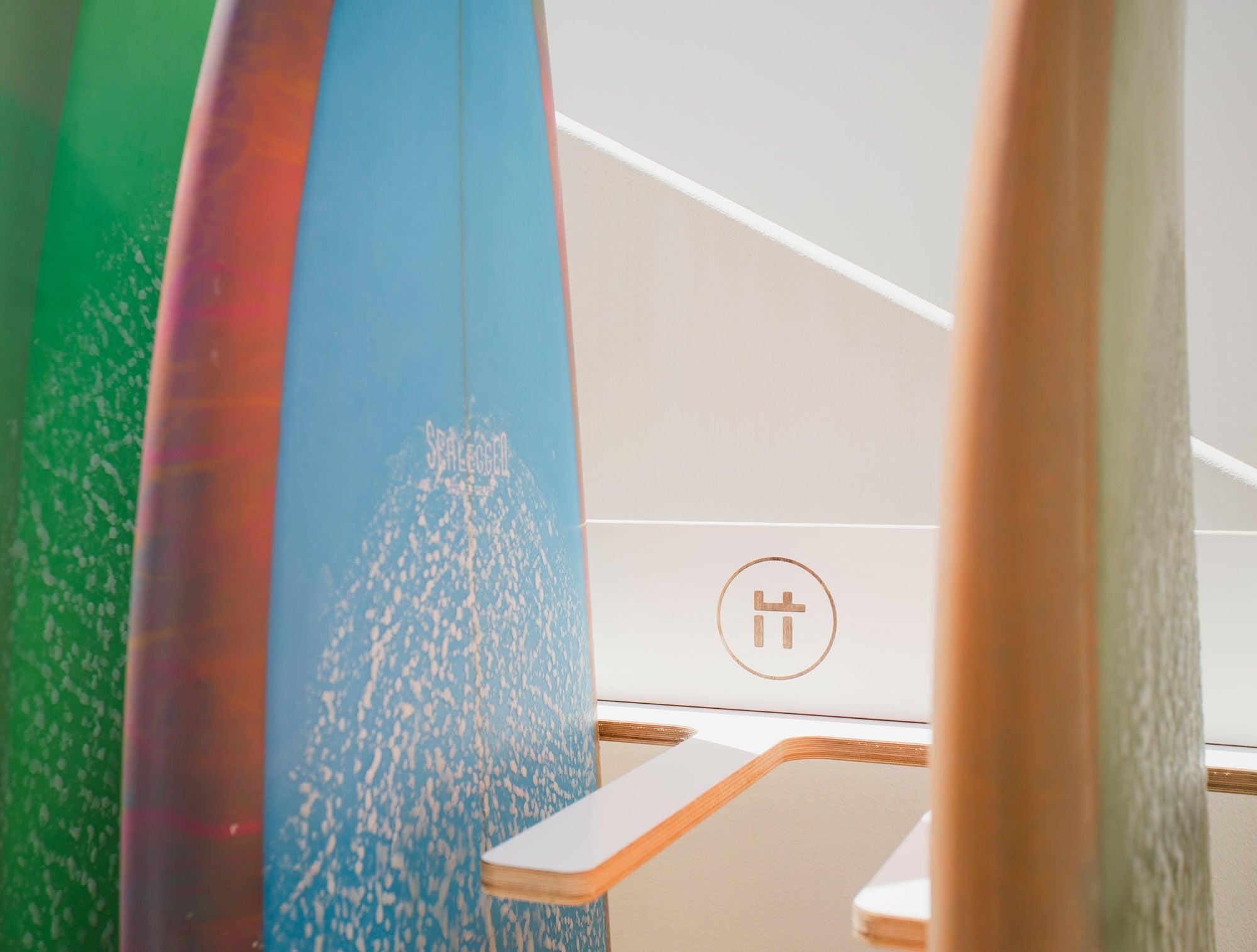 Q8 Freestanding Surfboard Rack - White