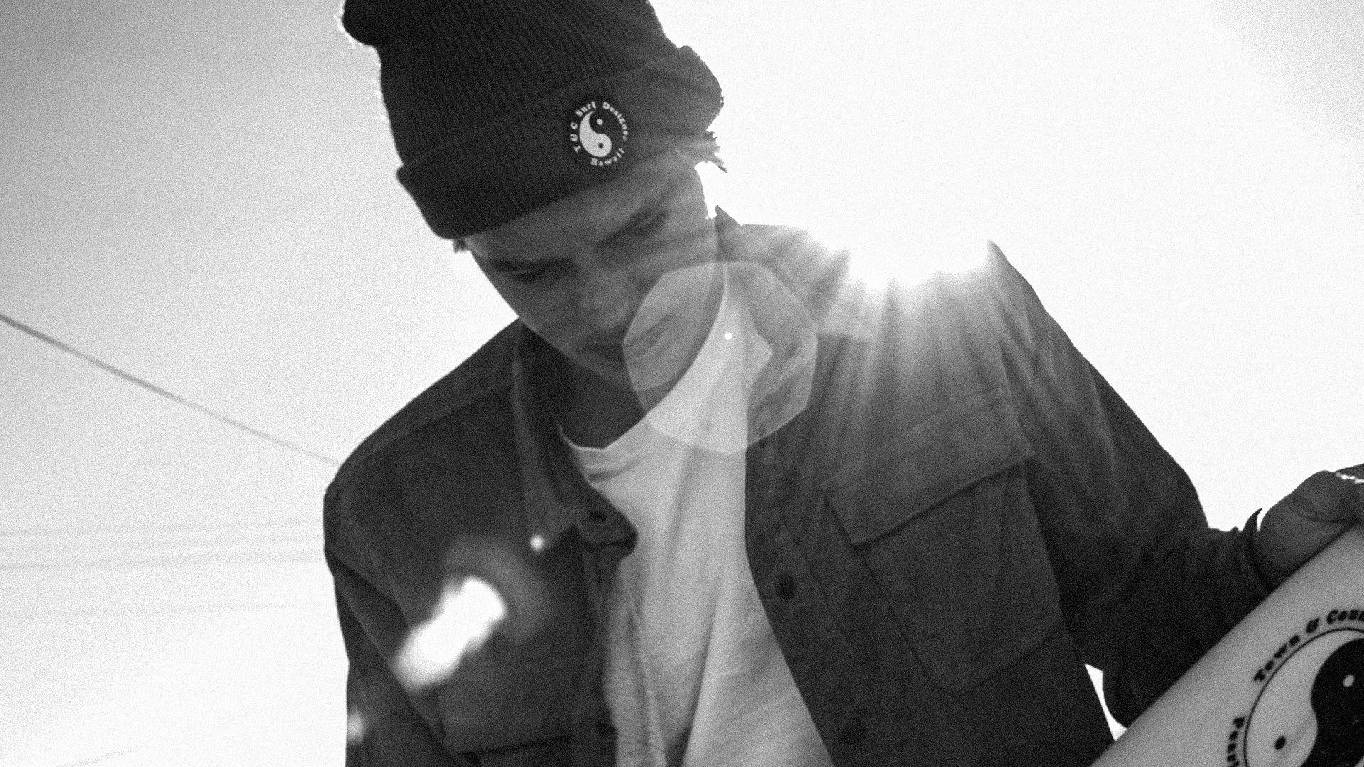 T&C Surf OG Patch Beanie - Black on model