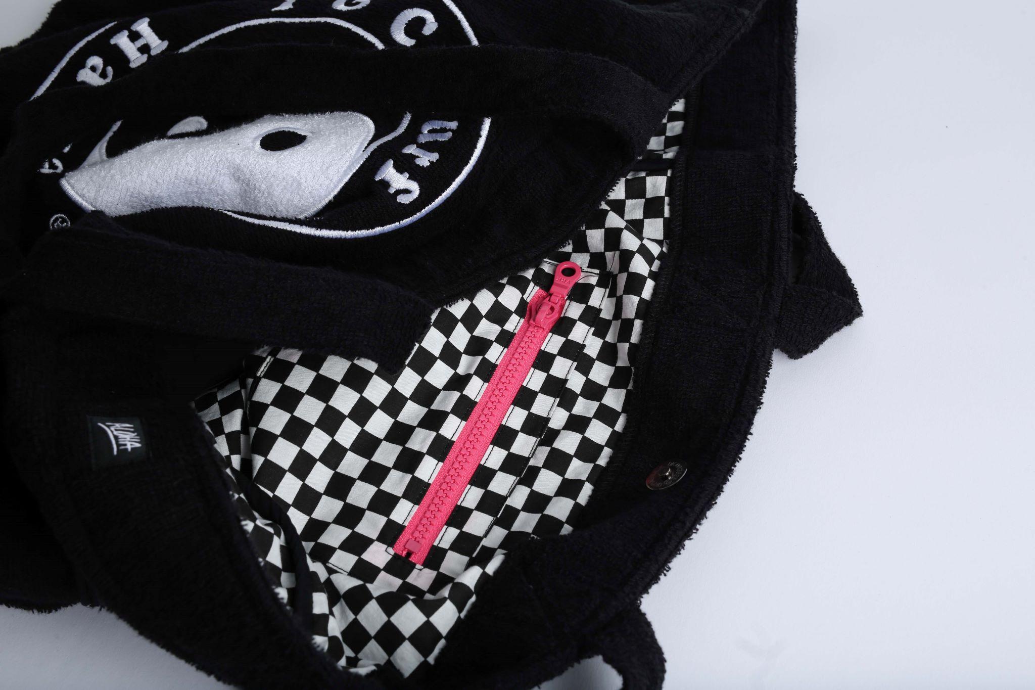 T&C All Day Beach Bag - Black interior close up