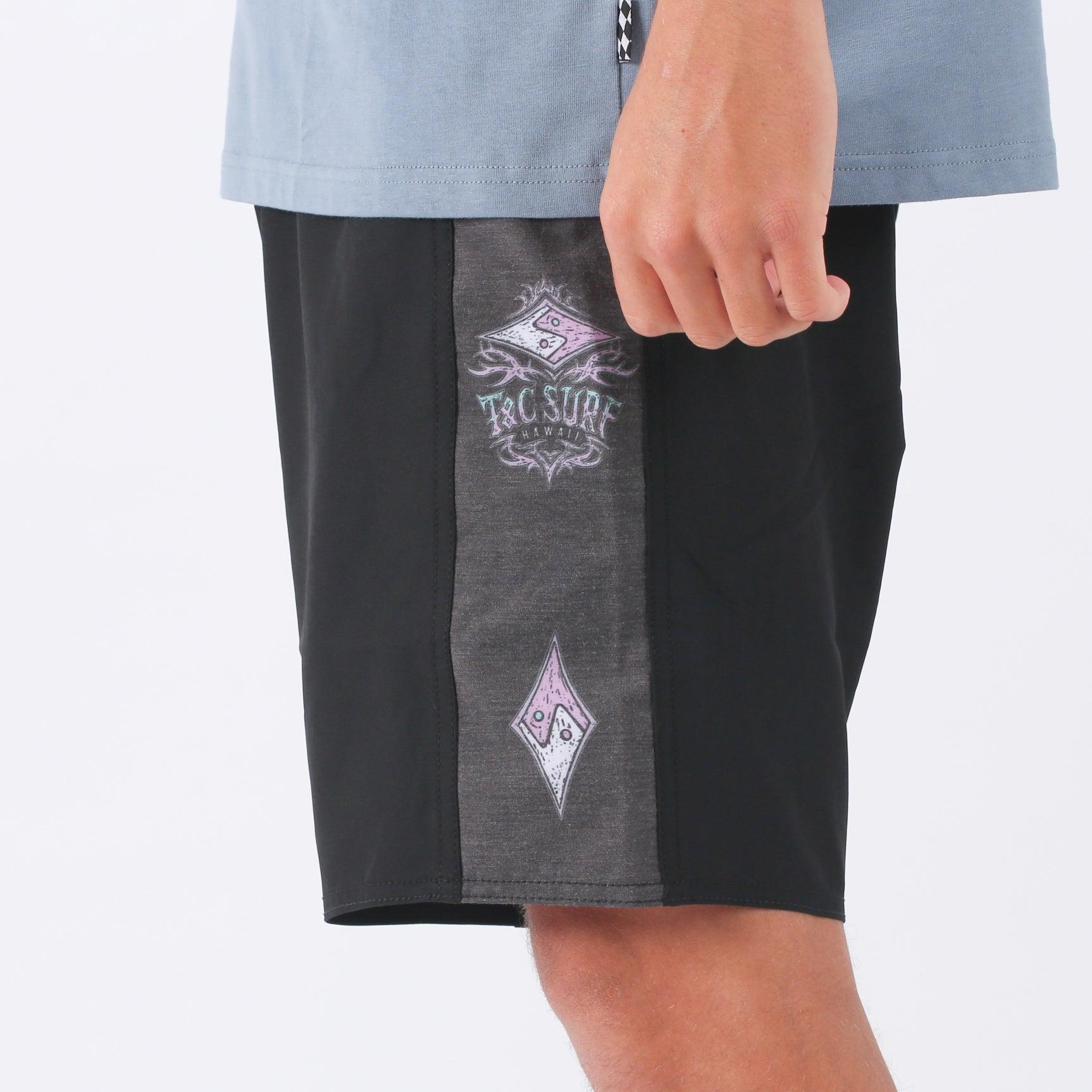 Lifestyle image with Diamond Trunk