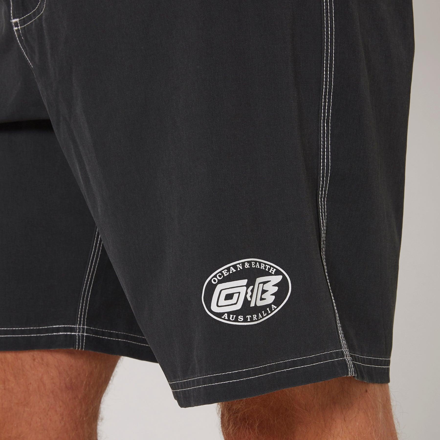 Logo detail black