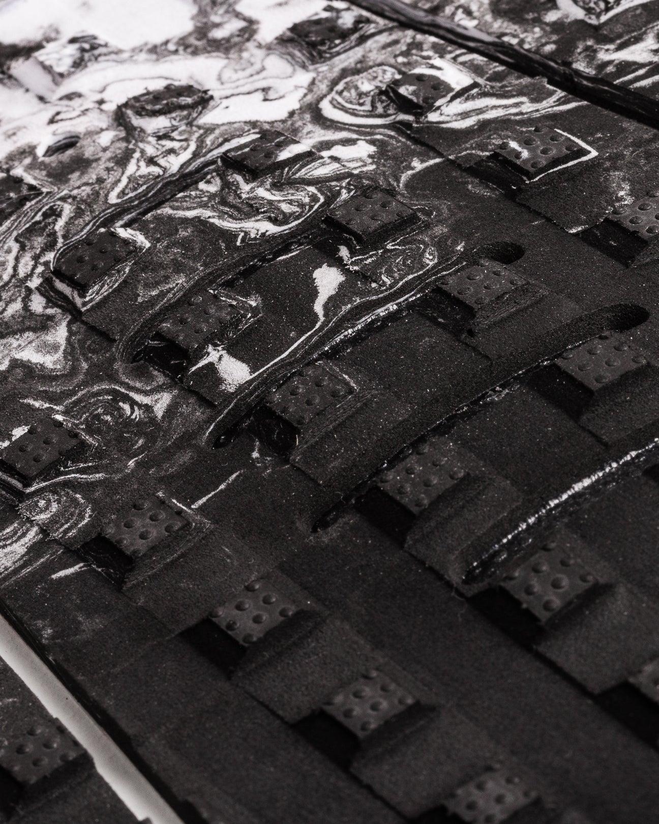 Close-up of traction pattern