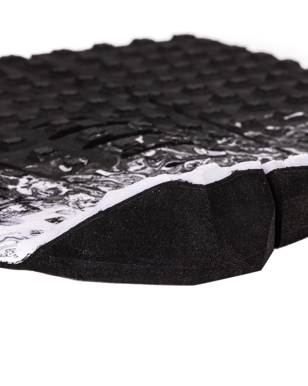 Close-up of traction pattern