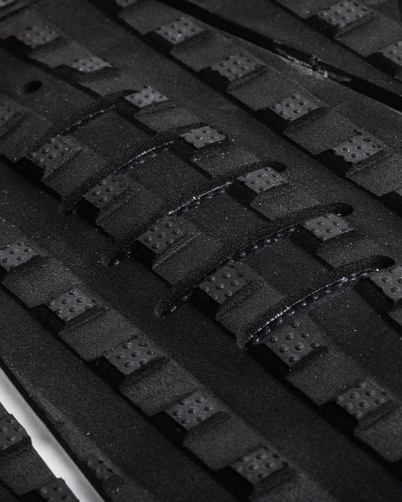 Close-up of traction pattern