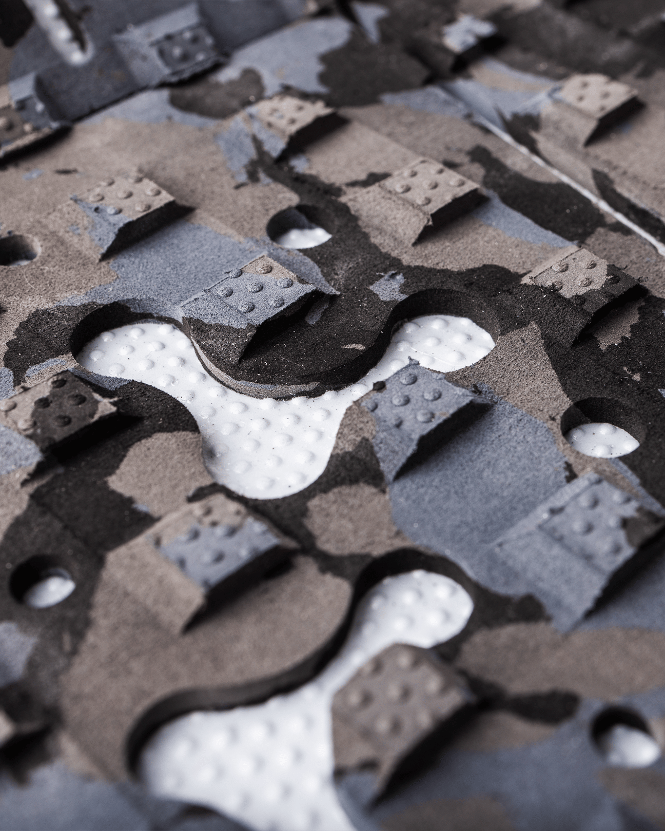 Close-up of traction pattern
