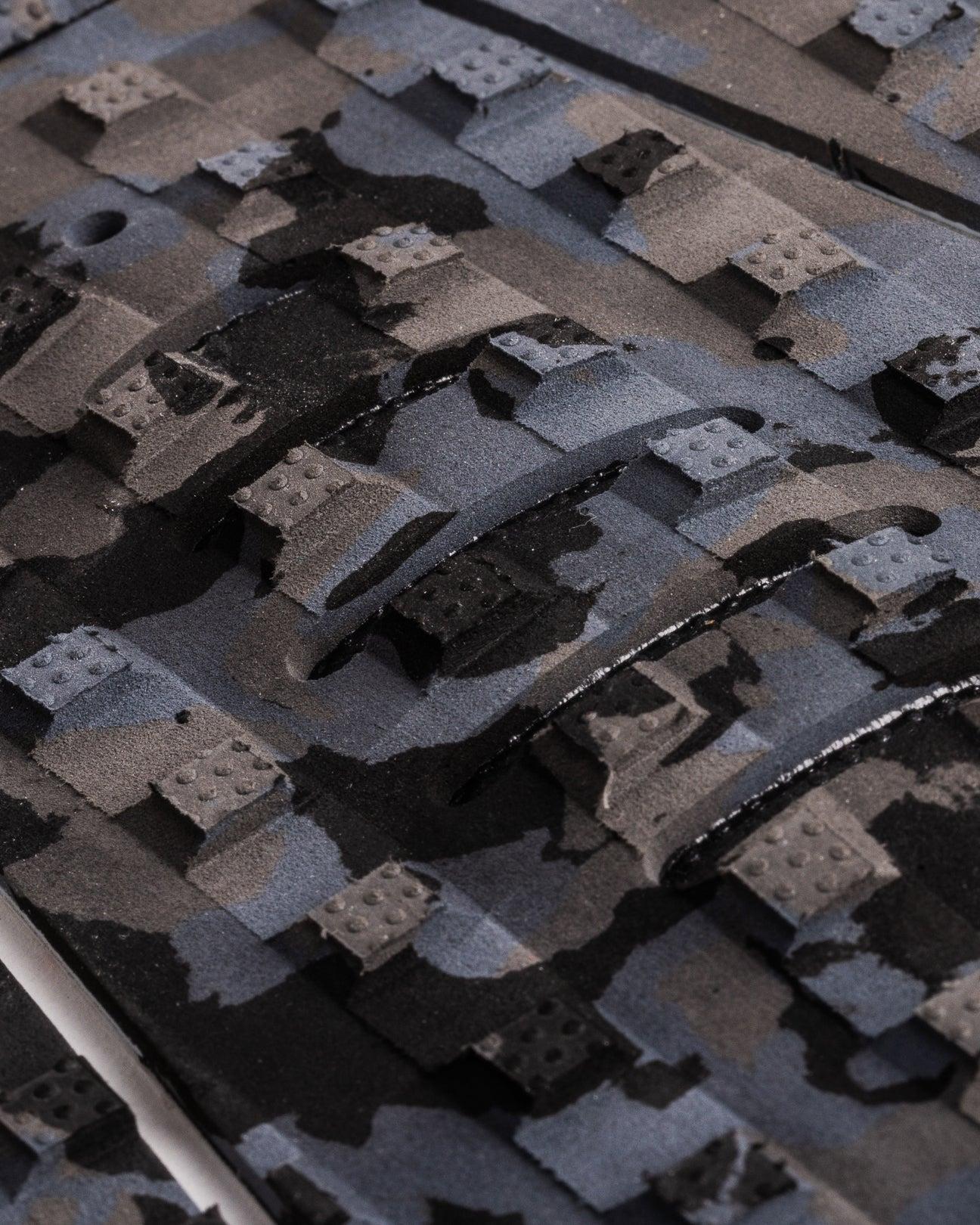 Close-up of traction pattern