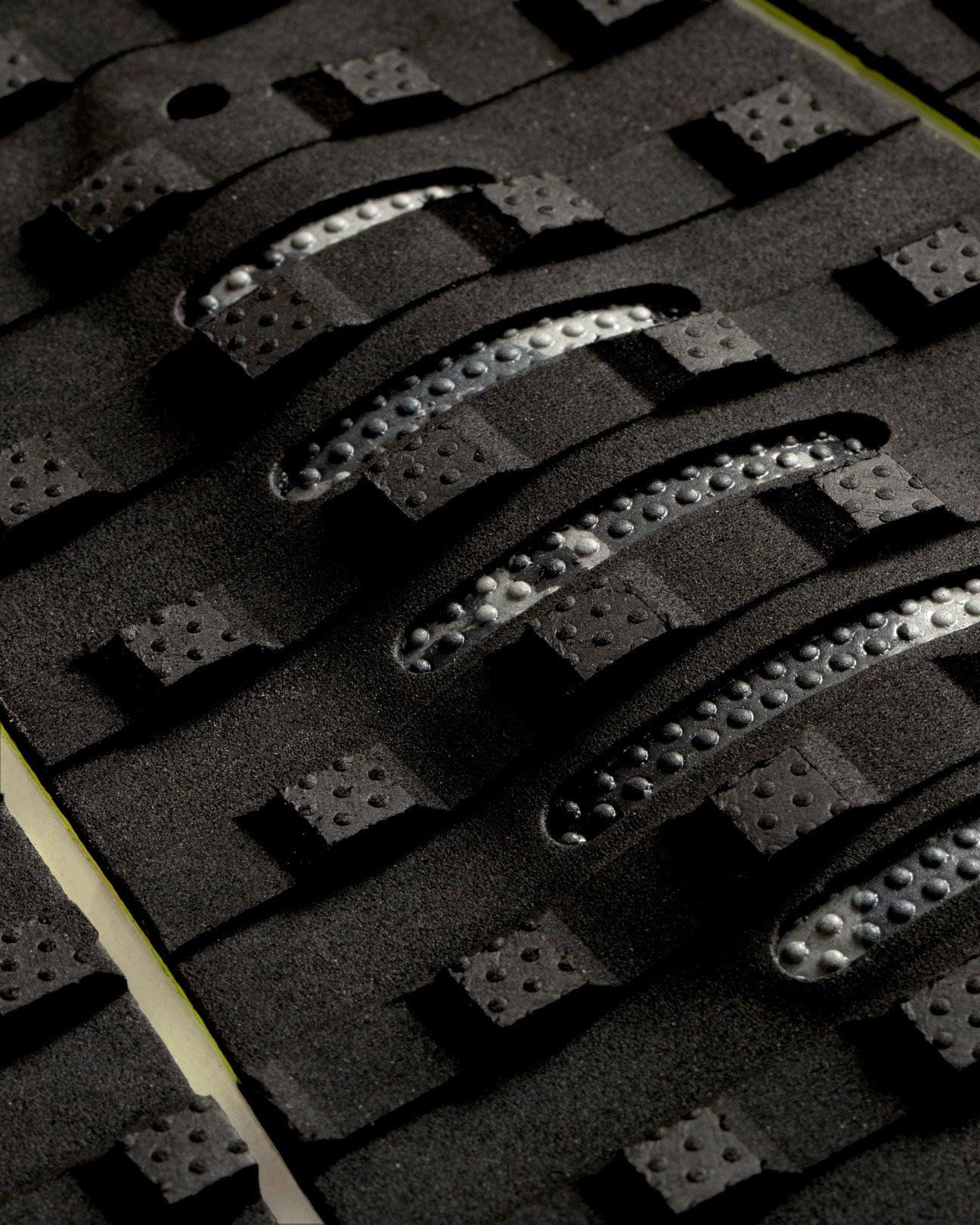 Close-up of traction pattern