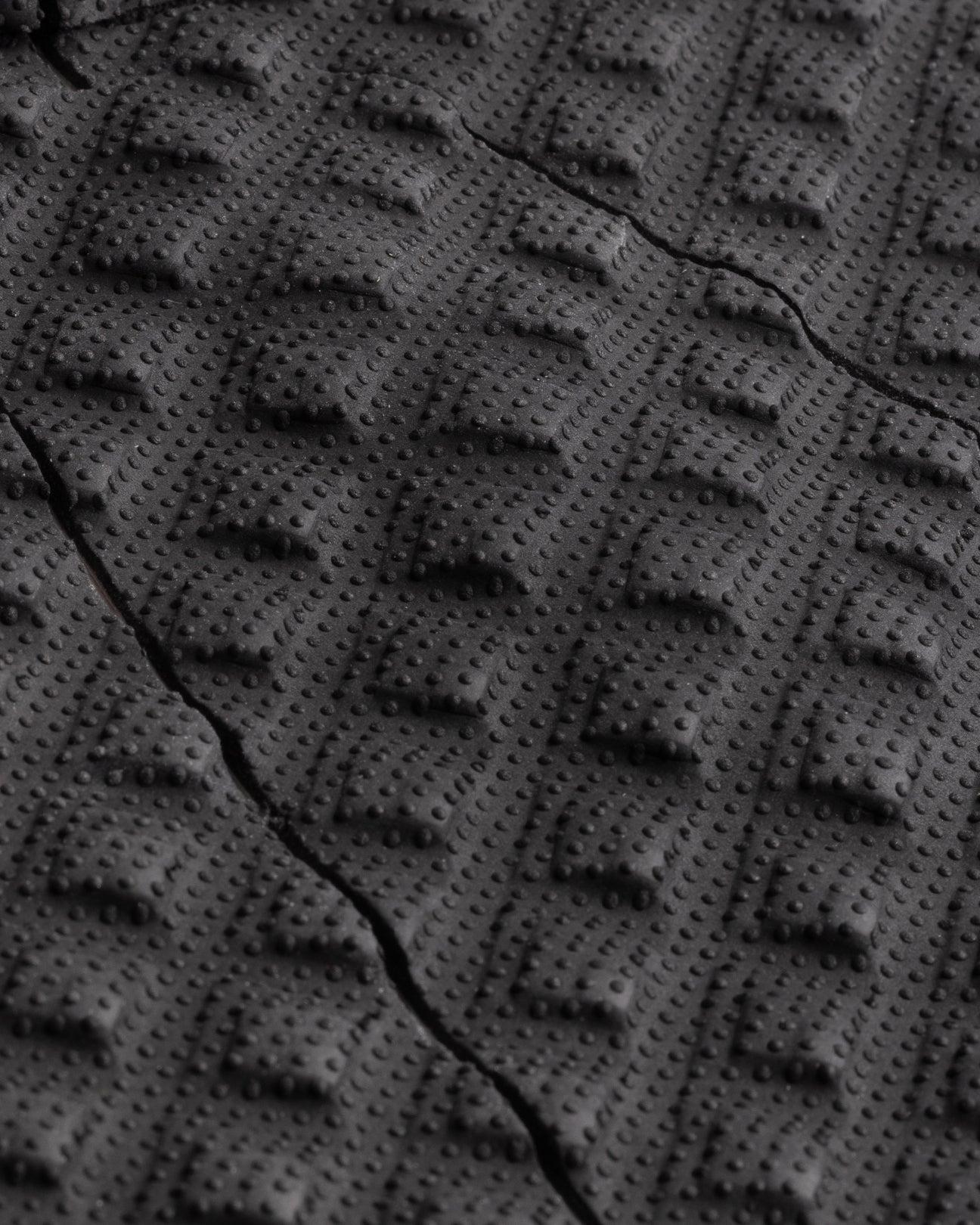 Signature Pin Tail Pro Black Detail