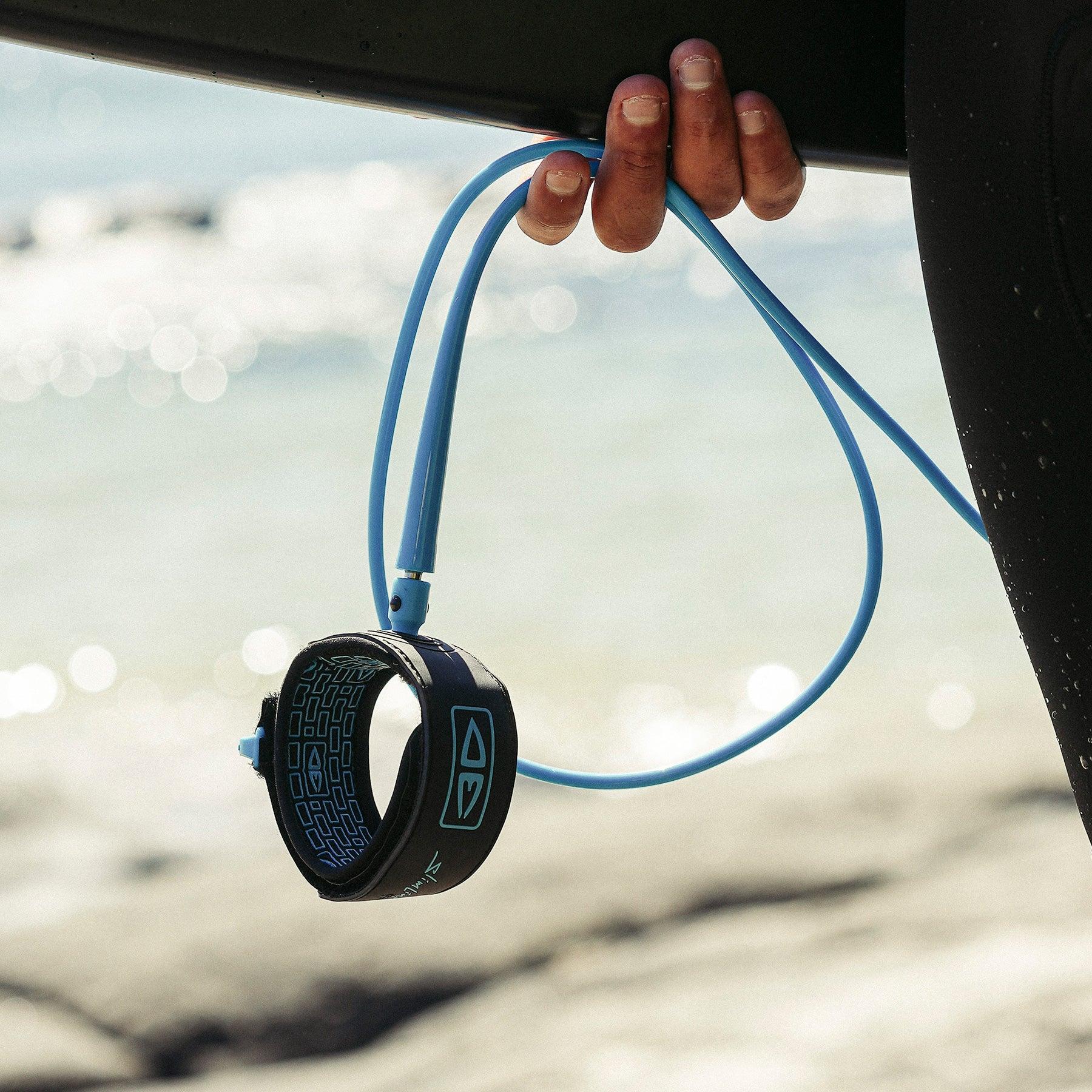 Blue Slimline Leash Lifestyle