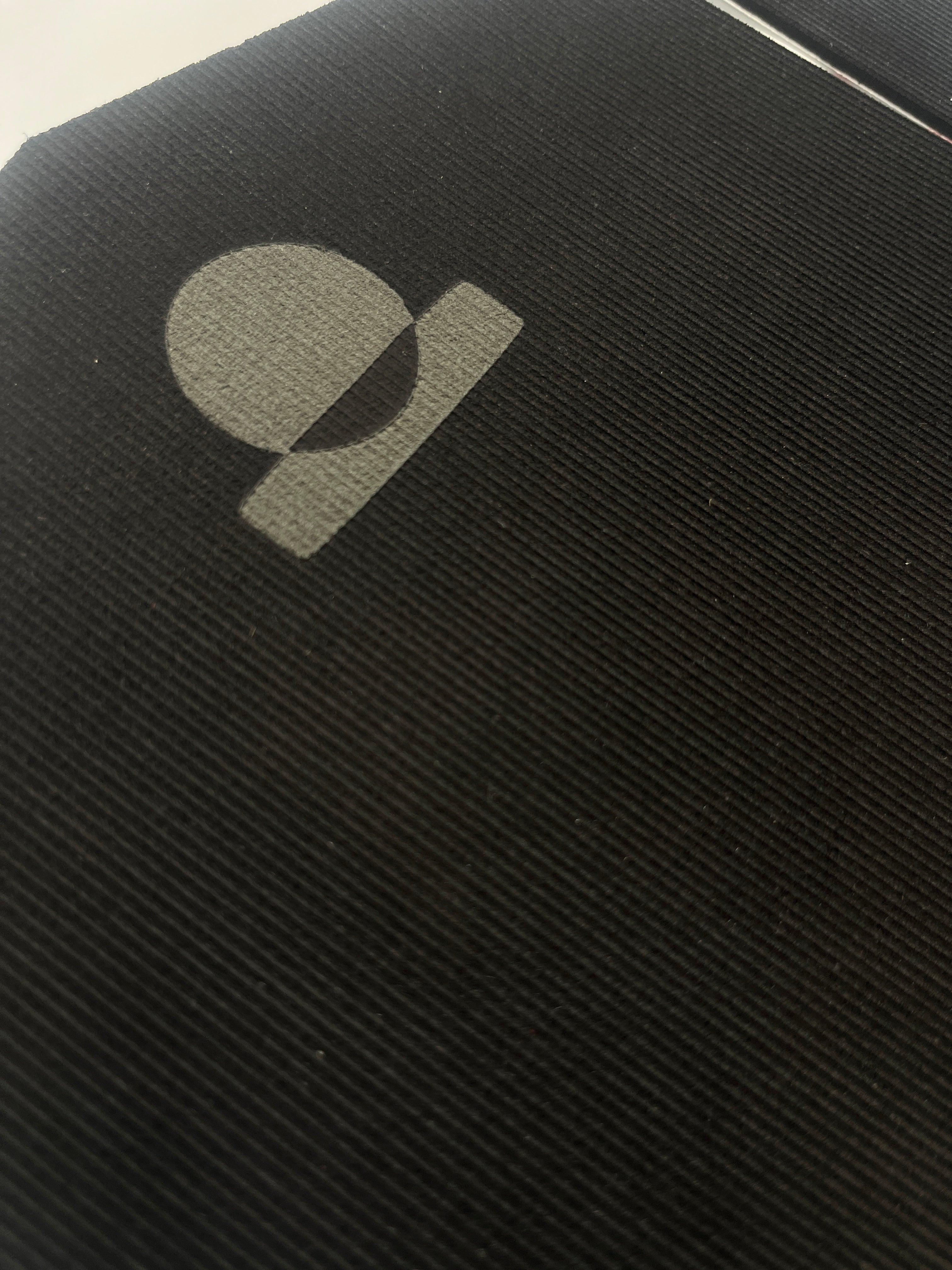Logo detail on pad