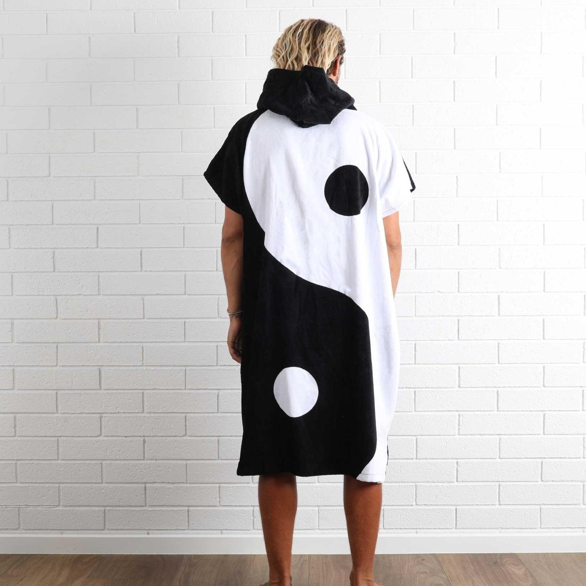 Yin Yang Hooded Towel - Black