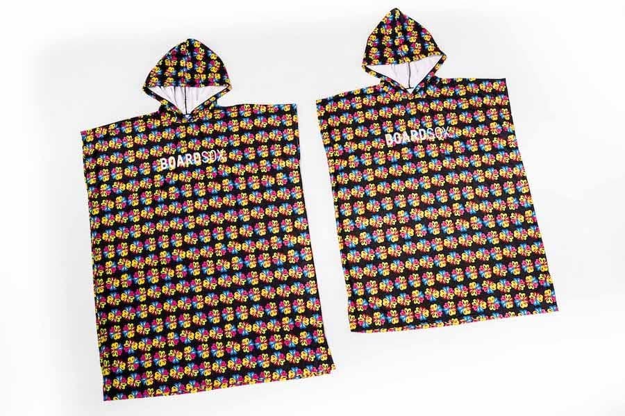 Boardsox Ozzie Alien Love Changing Poncho laid flat