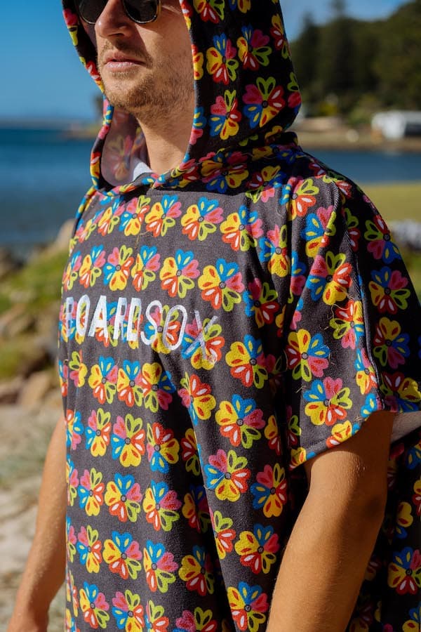 Boardsox Ozzie Alien Love Changing Poncho on model