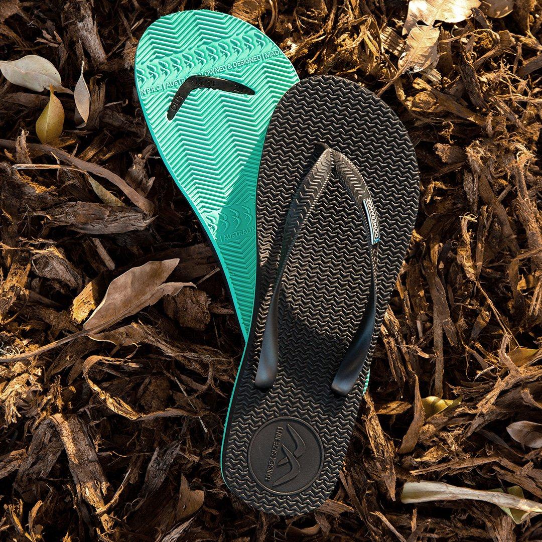 Boomerangz Men's Black/Teal Thongs 2