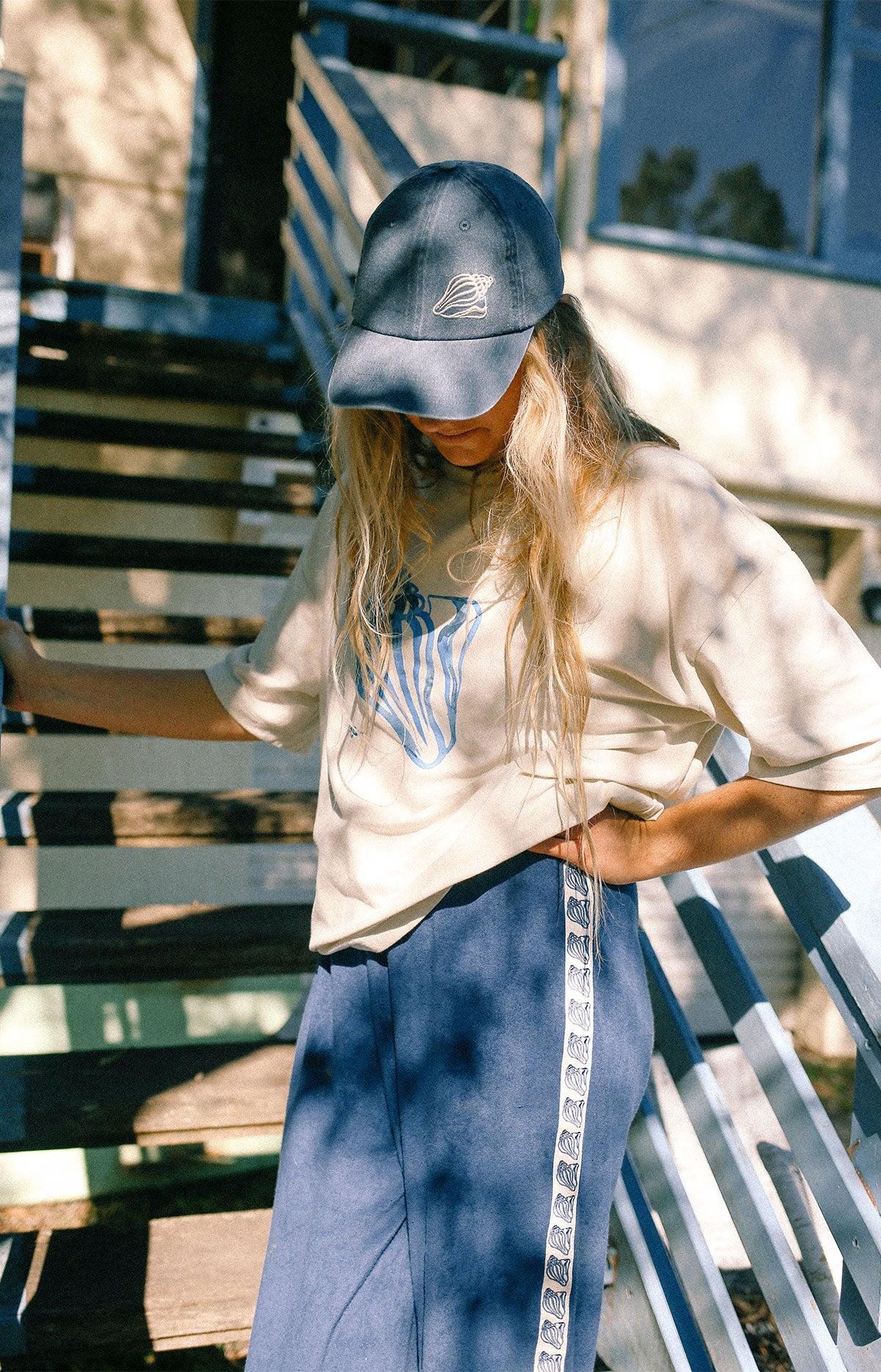 Tee with car and cap