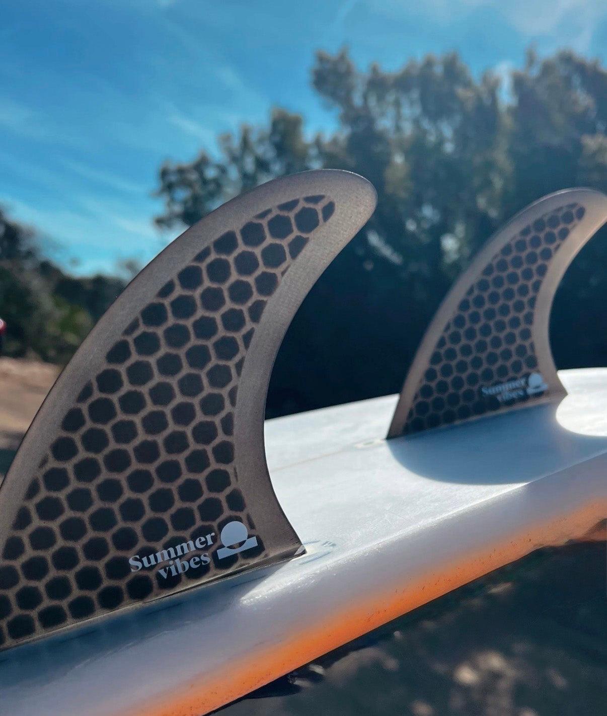 Summer vibes Apex Manoeuvre AM Thruster 3-Fin Set Medium/Large FuturCompatible