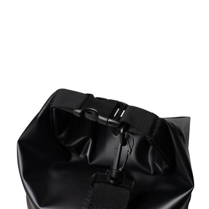 ESSENTIALS 10L DRY BAG lock