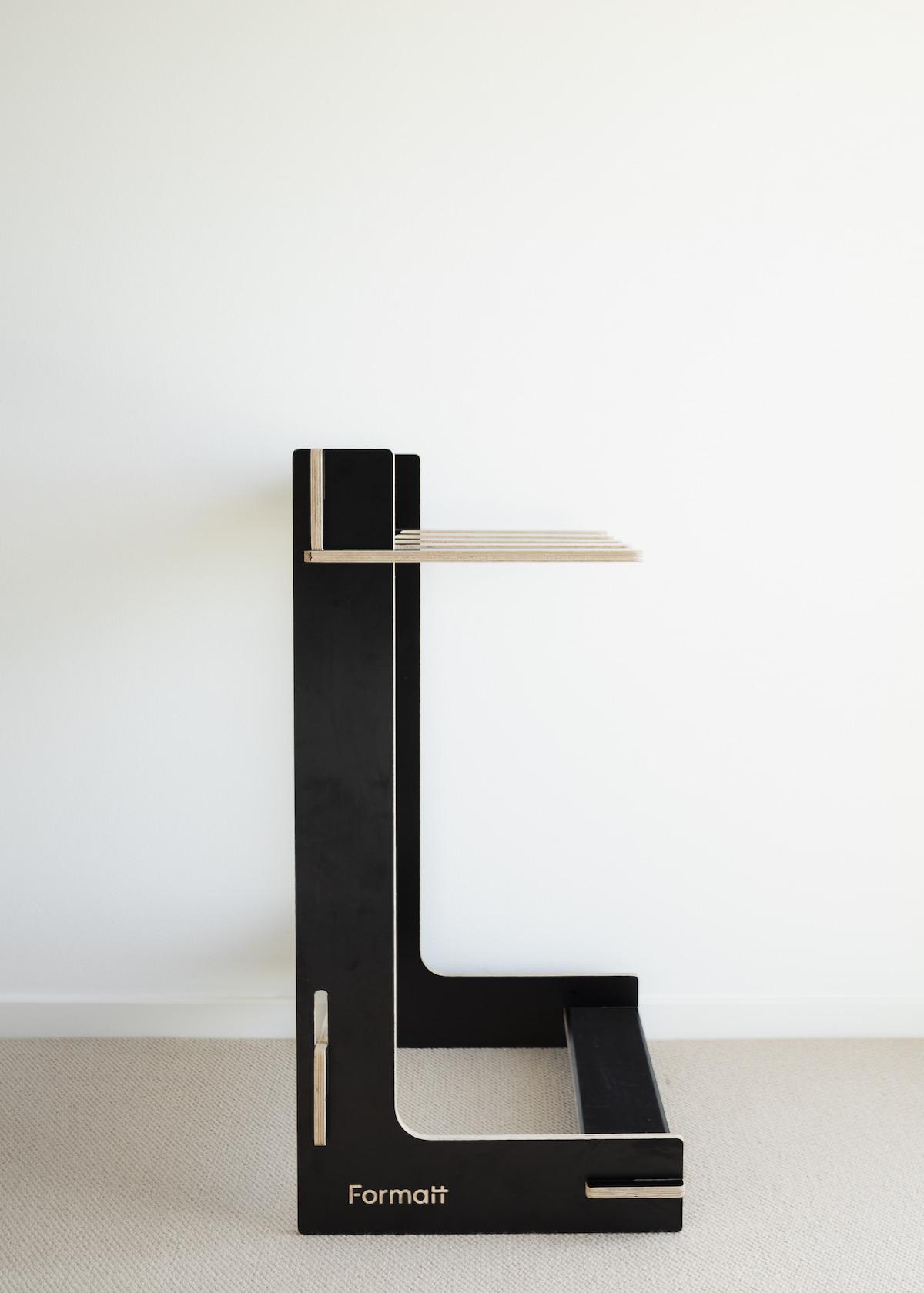 Formatt Q8 Freestanding Surfboard Rack Black side view