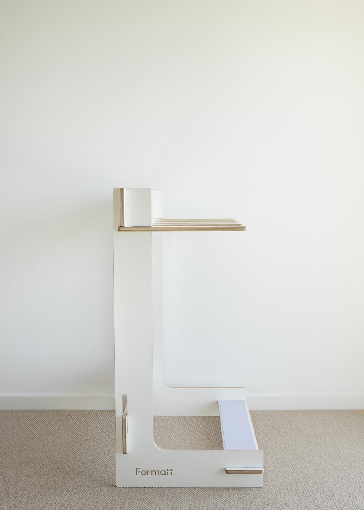 Formatt Q8 Freestanding Surfboard Rack White side view
