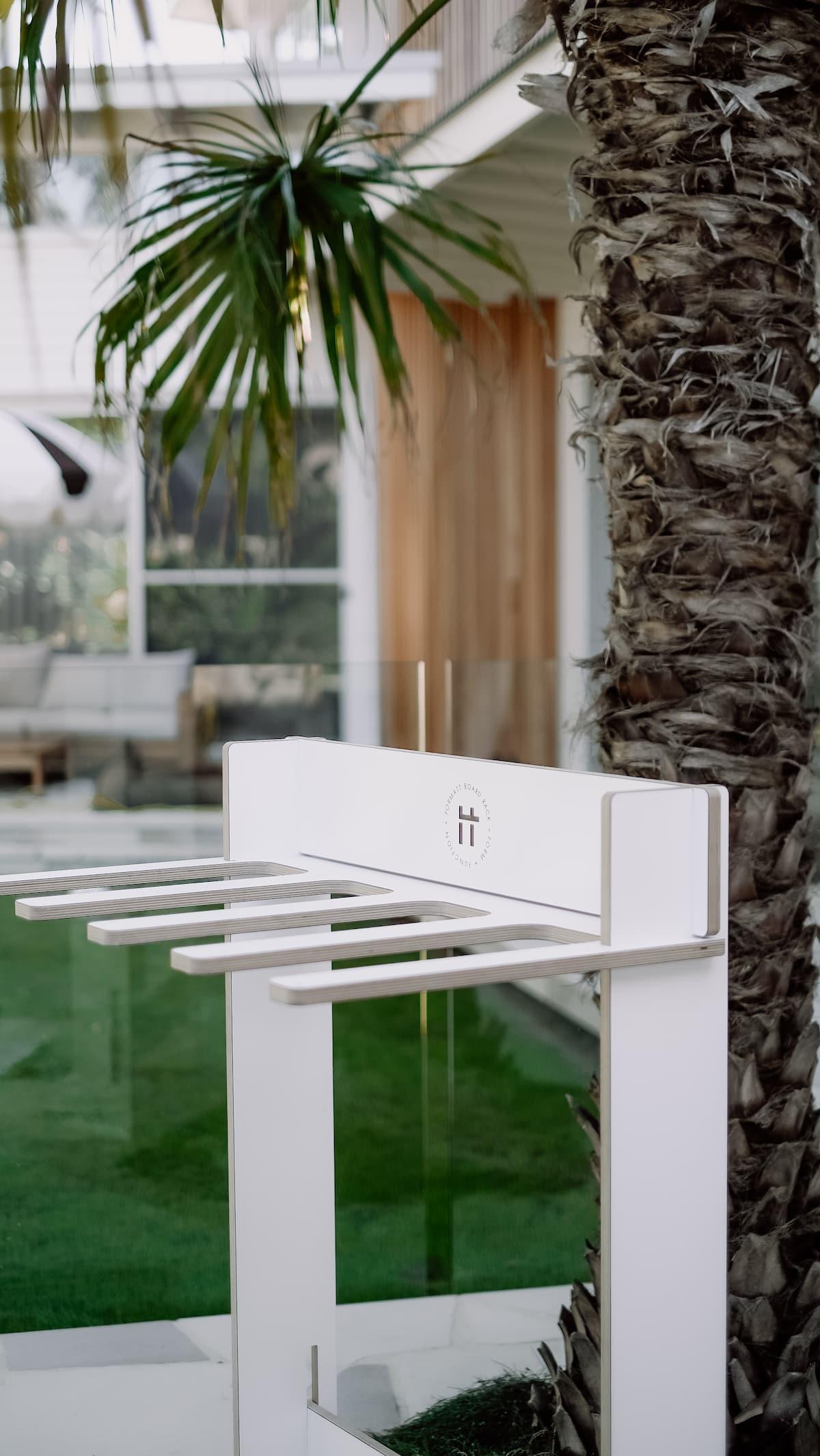 Formatt Q8 Freestanding Surfboard Rack White