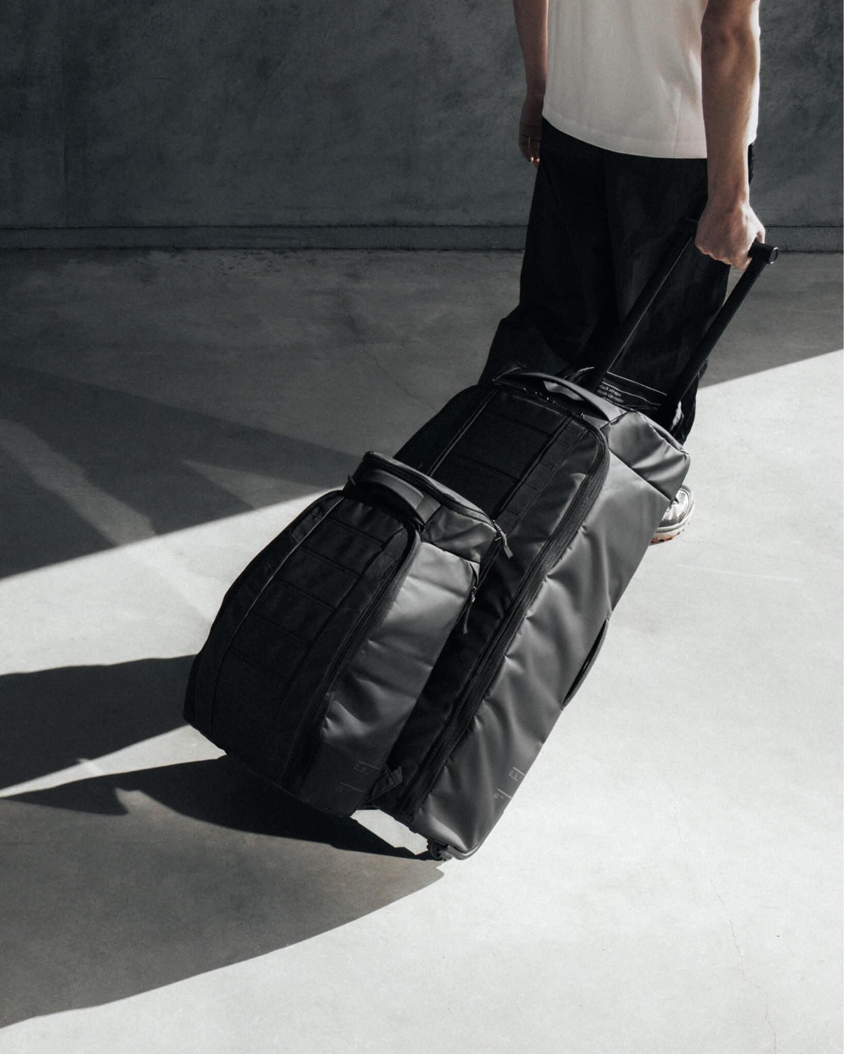 Hugger Backpack 30L - Black Out