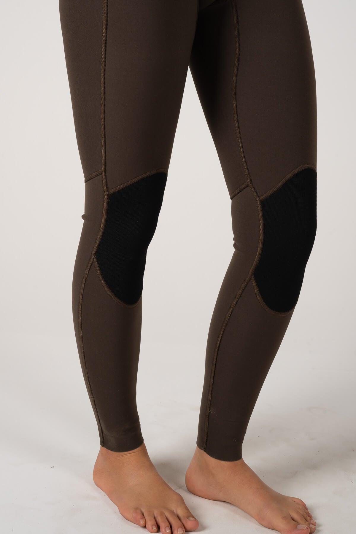 Wetsuit knee detail