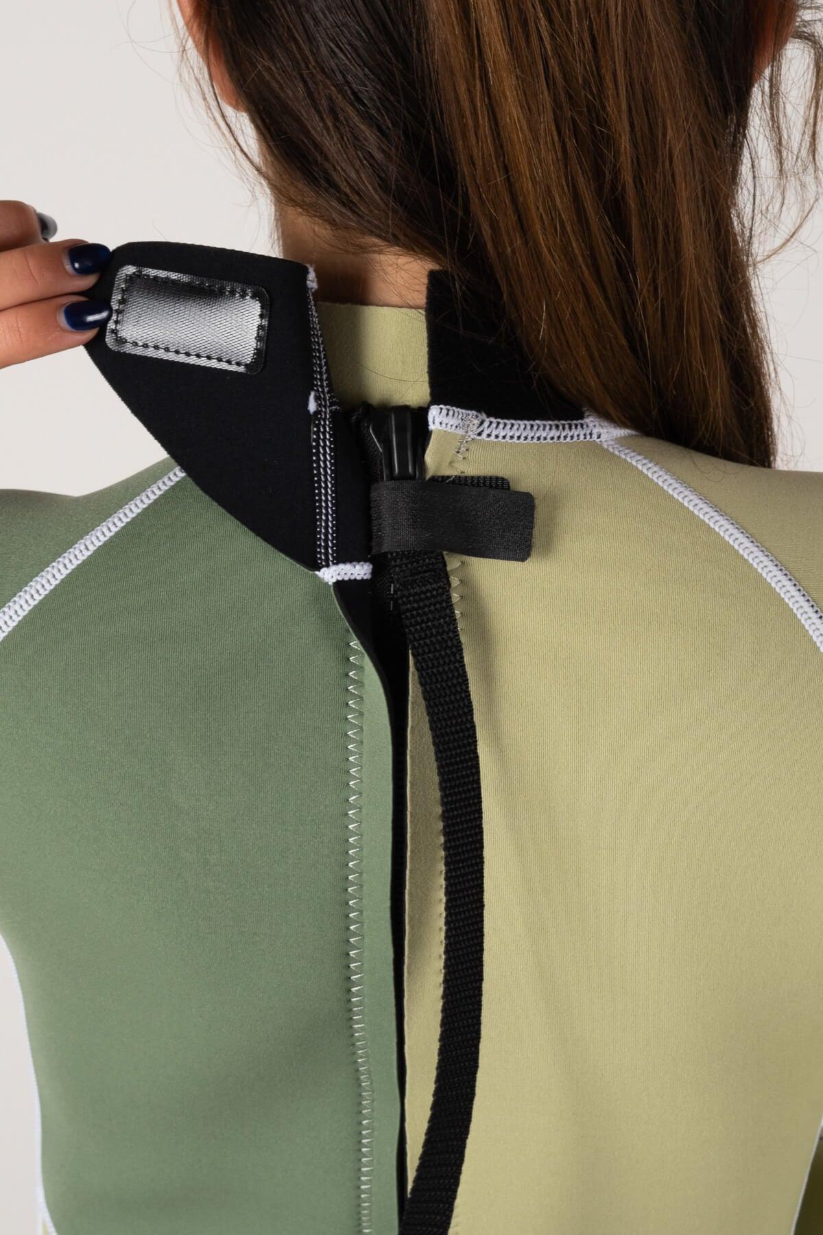 Neck detail of springsuit
