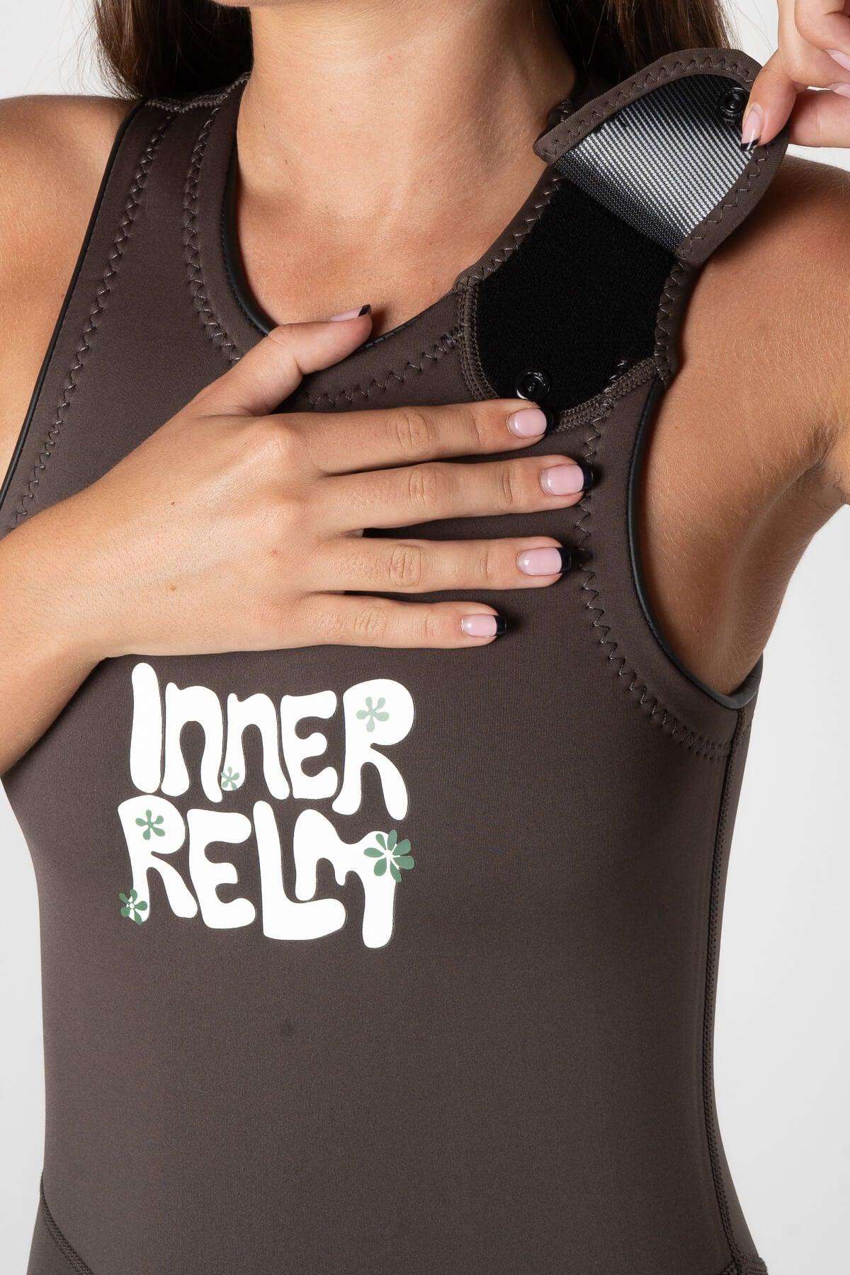 Wetsuit shoulder detail
