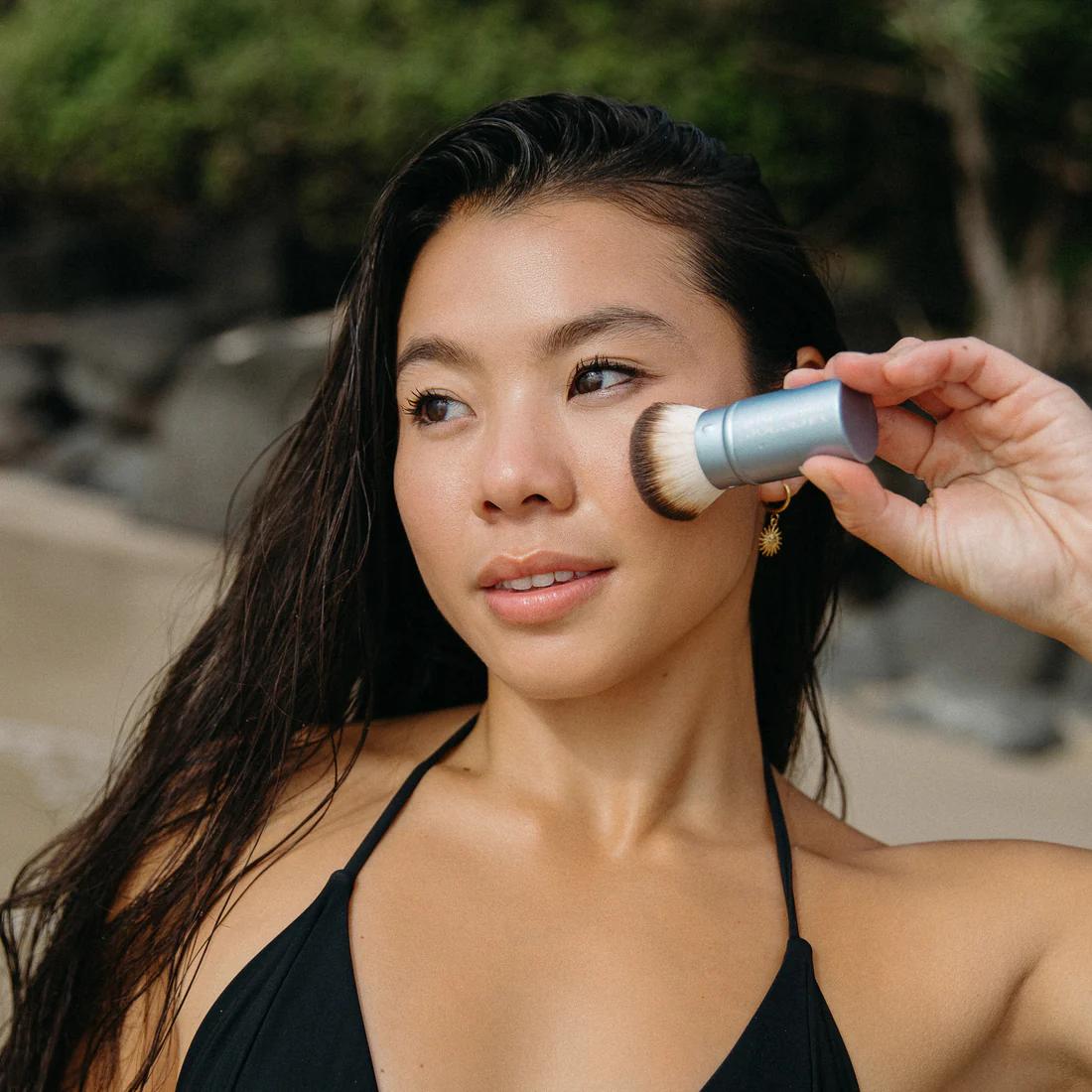 Retractable Kabuki Makeup Brush