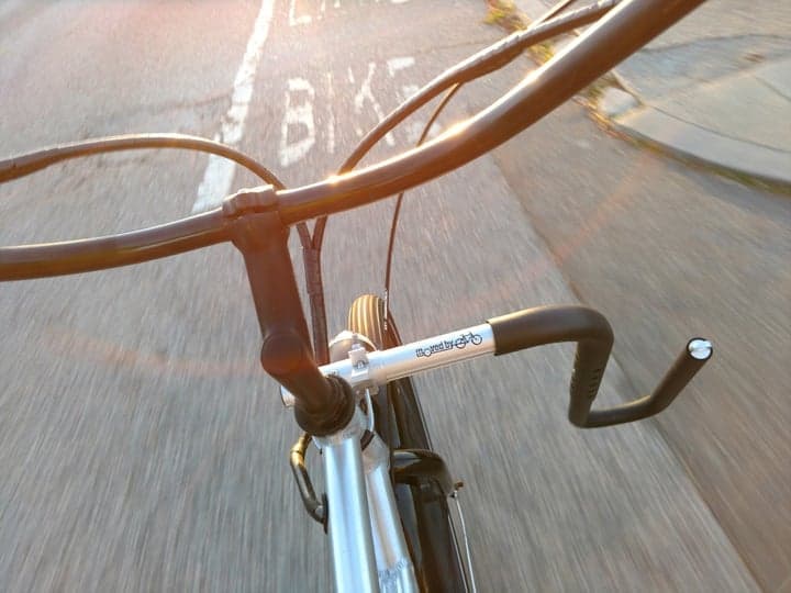 moved by bikes surfboard bike rack - front mount close up