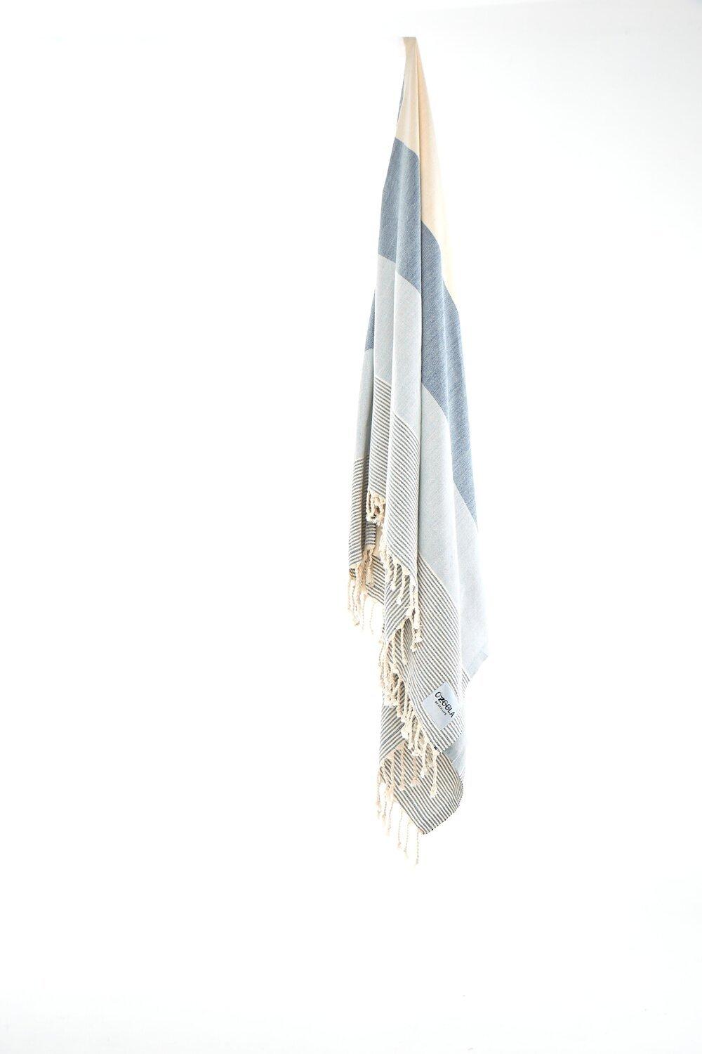 Johnny Turkish Towel - Blue hanged