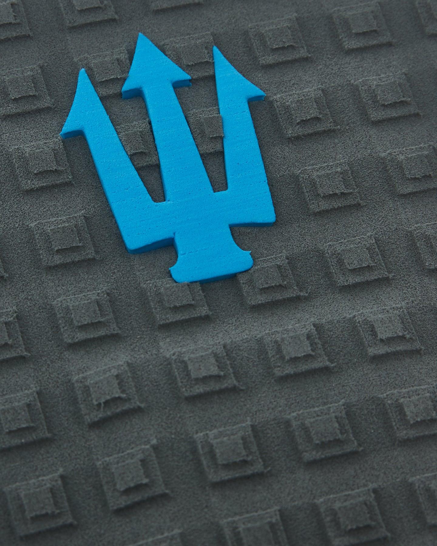 Charcoal grip with blue logo