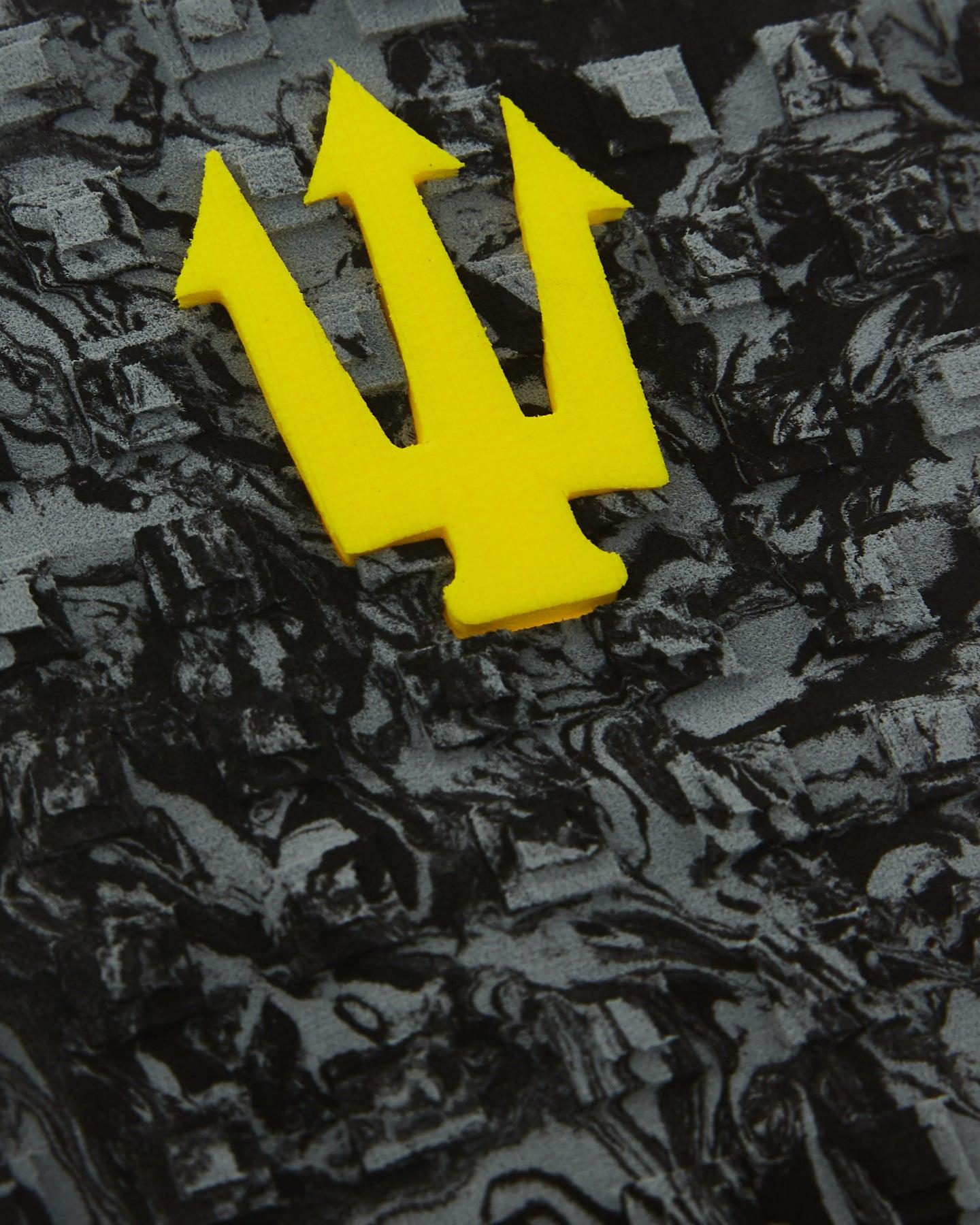 Black grip with yellow logo