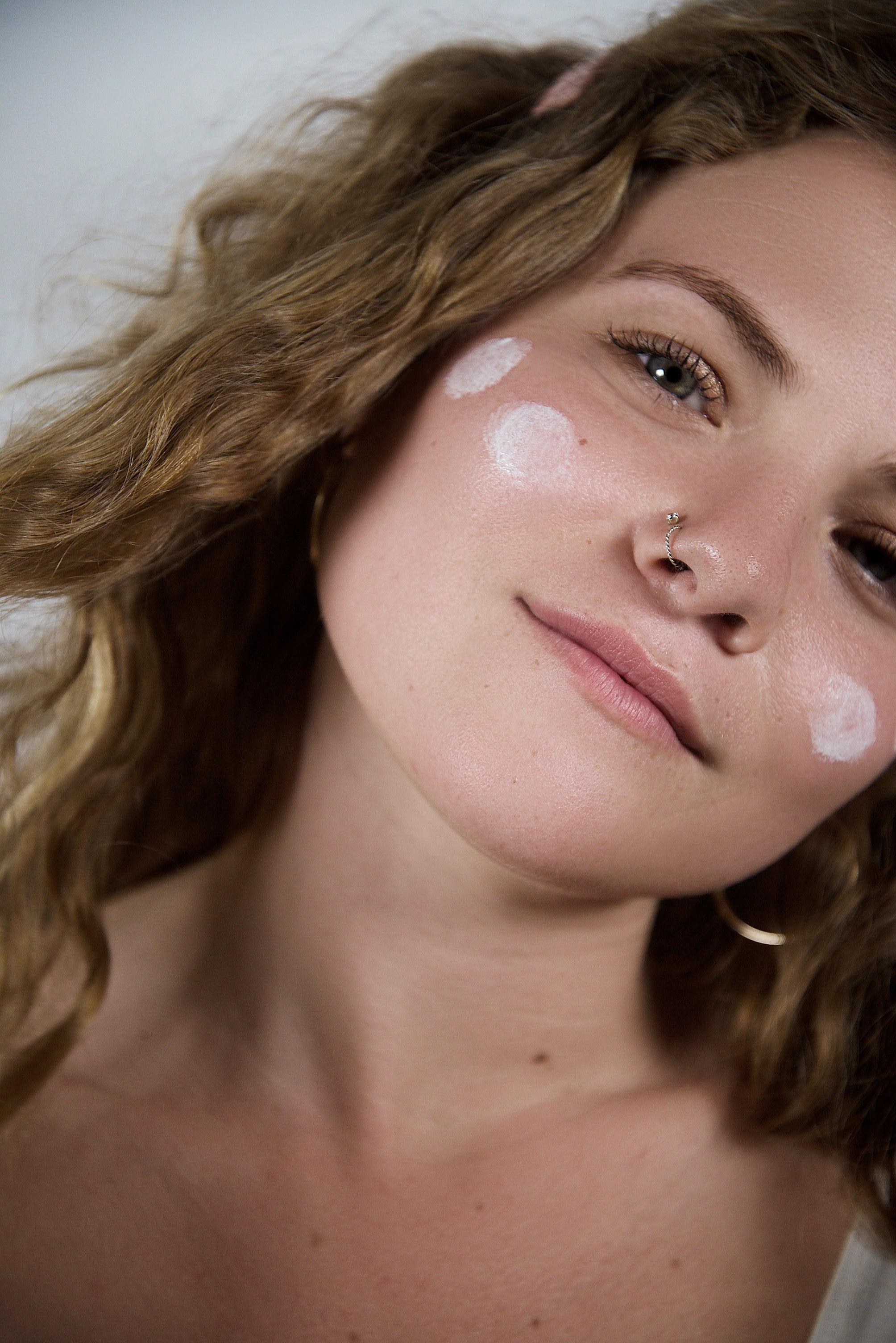Surf Durt "Teal Top" Zombie White SPF 30 Sunscreen on model