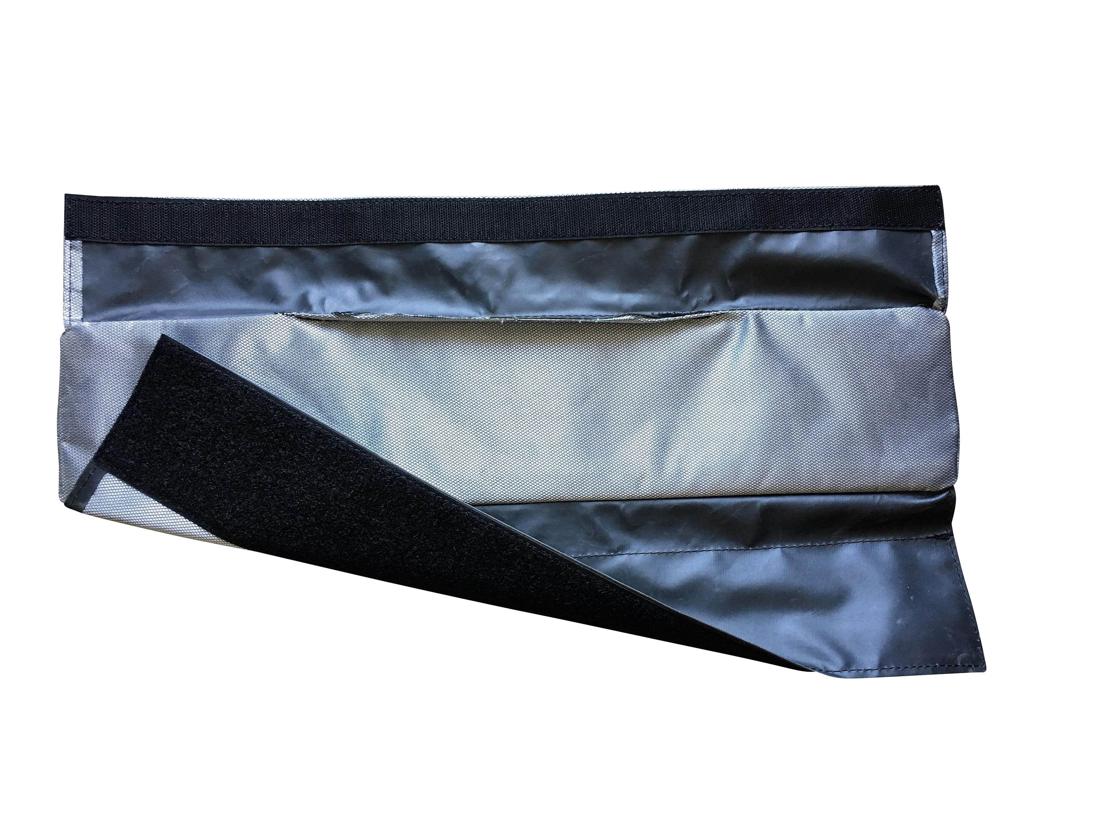Curve Roof Rack Pads Aero - Silver- Single 18.5" open