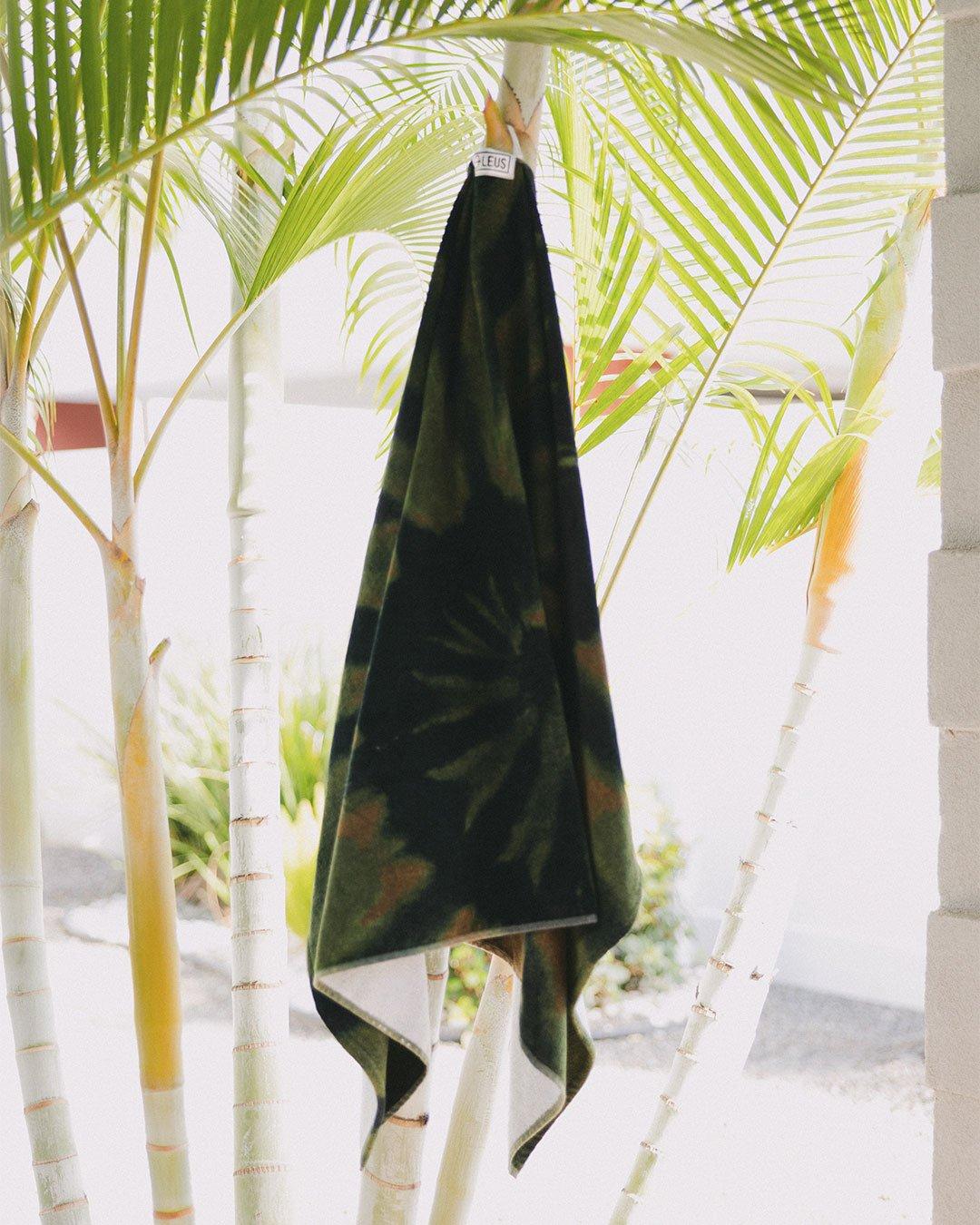 LEUS Tie Dye Camo Beach Towel-1