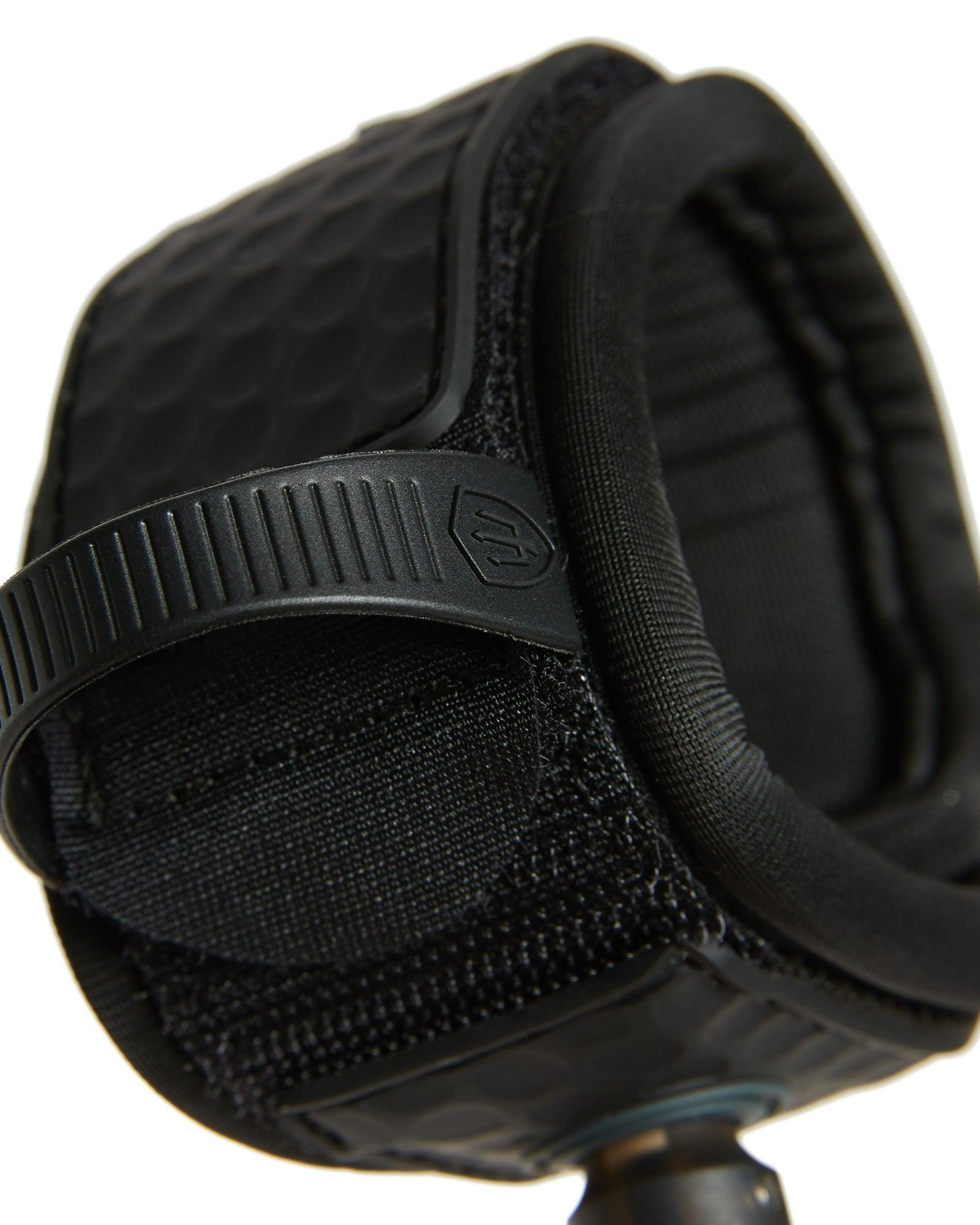 Blue legrope detail
