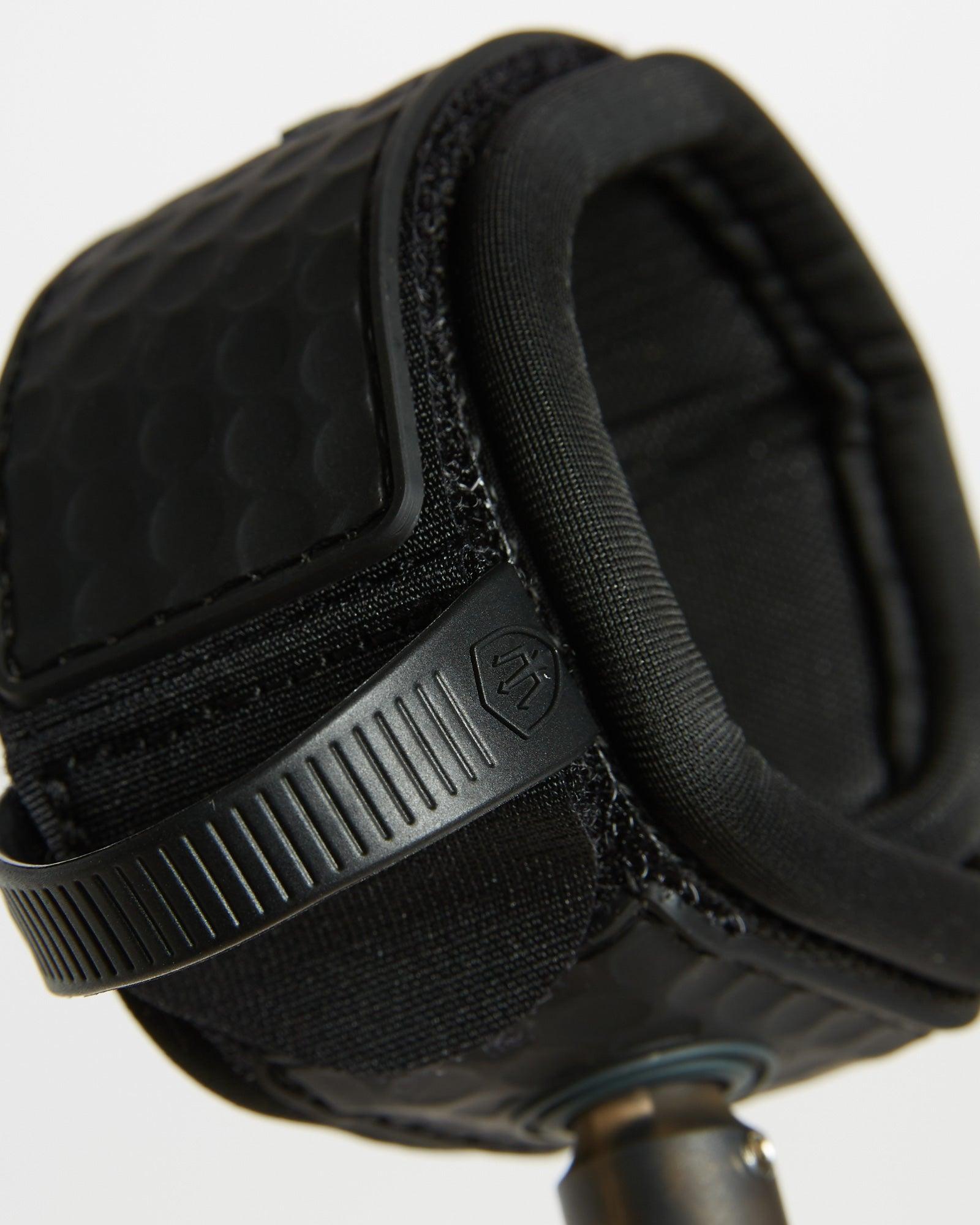 Pale Blue Legrope Detail