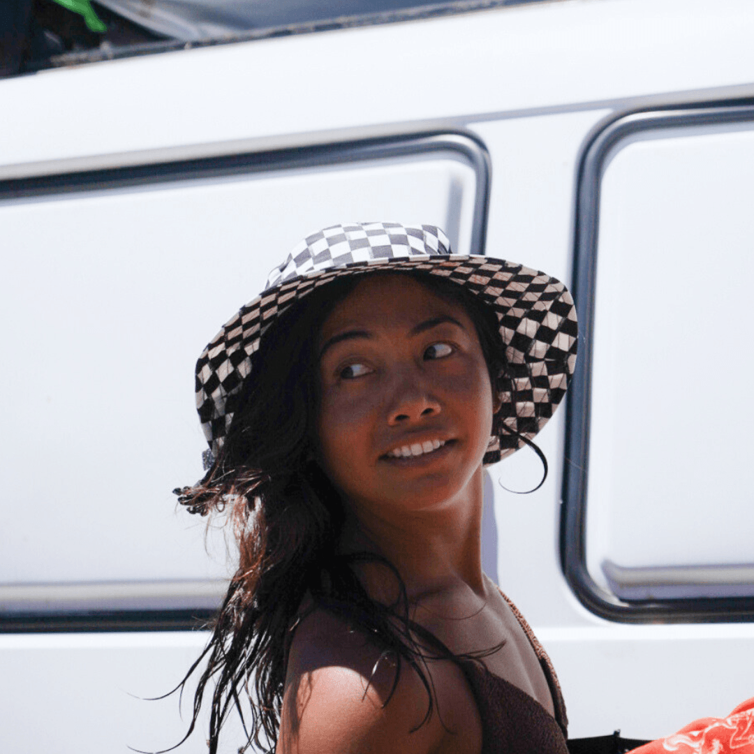 Lifestyle image with surfboard