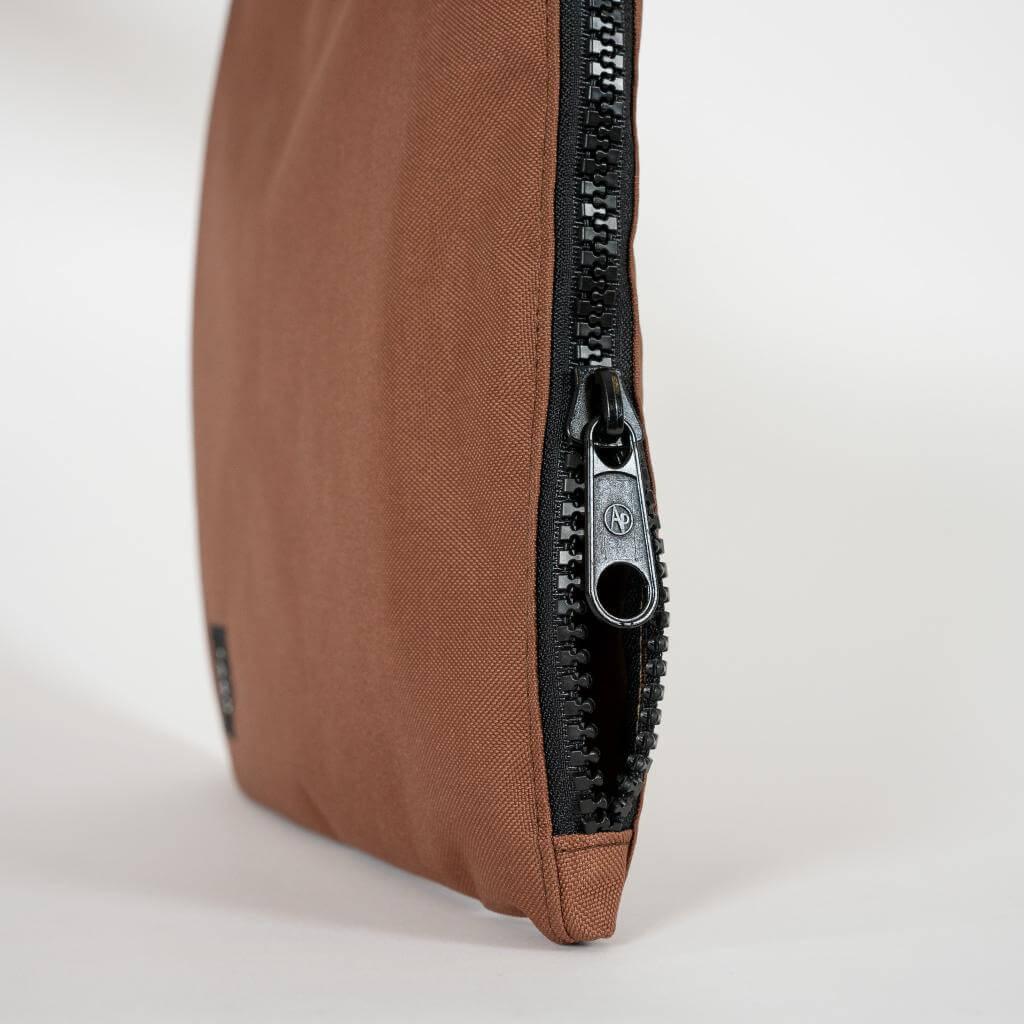 Fin Zipper Bag 01