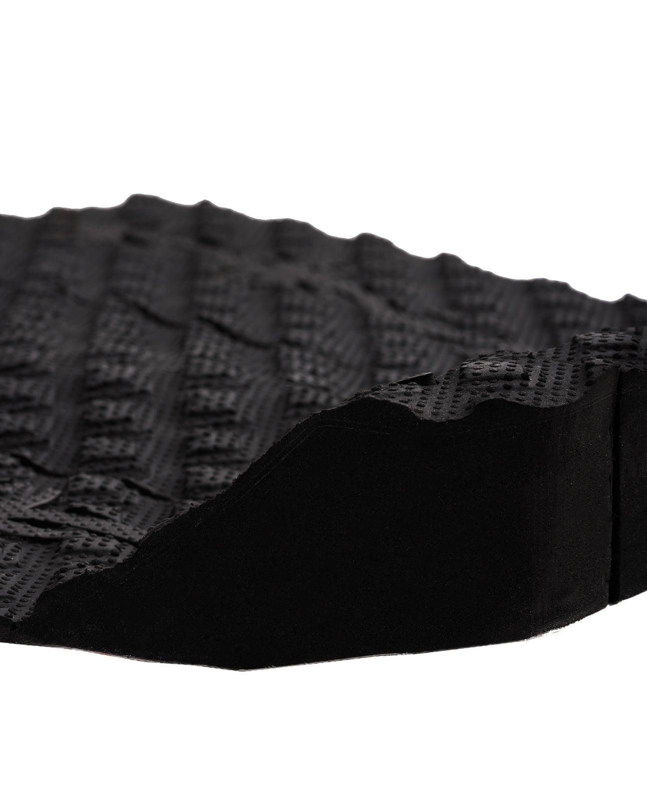 Side view of traction pad kick