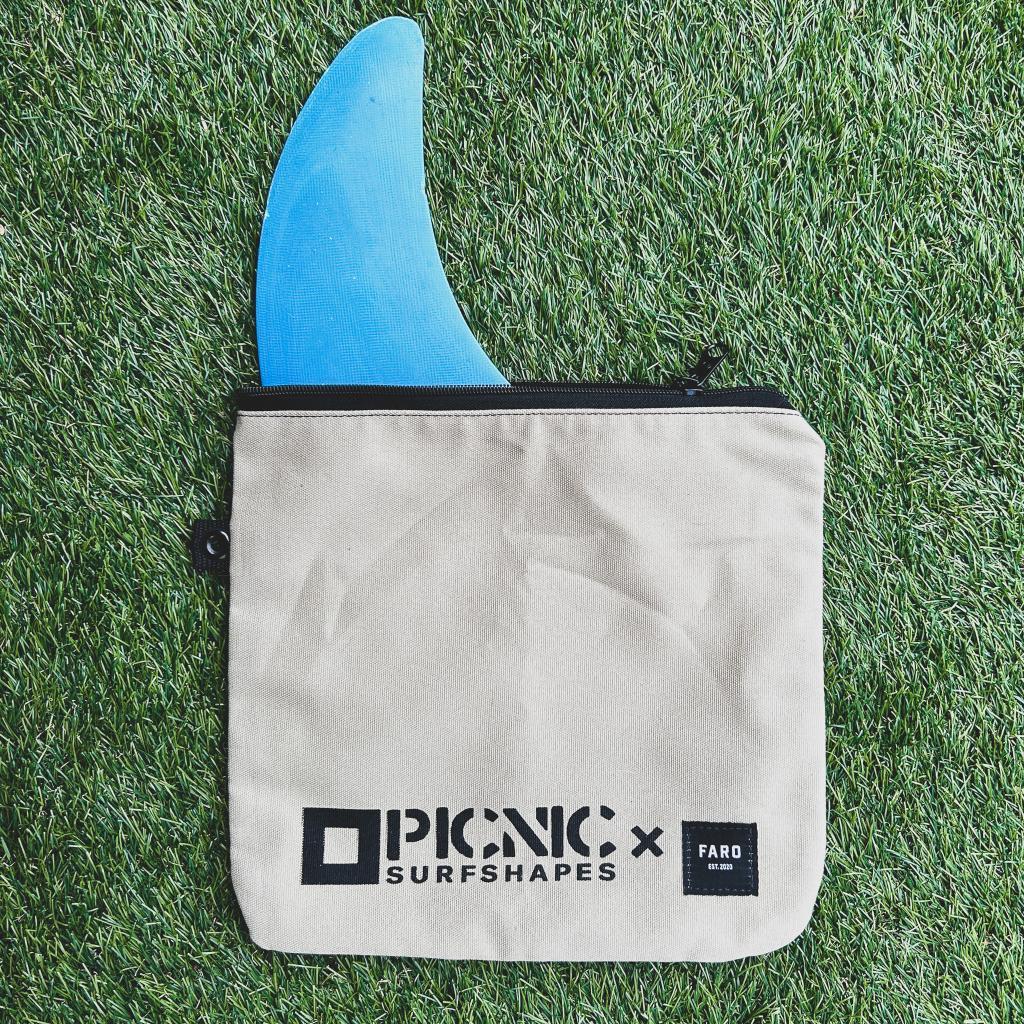 Fin wallet on grass