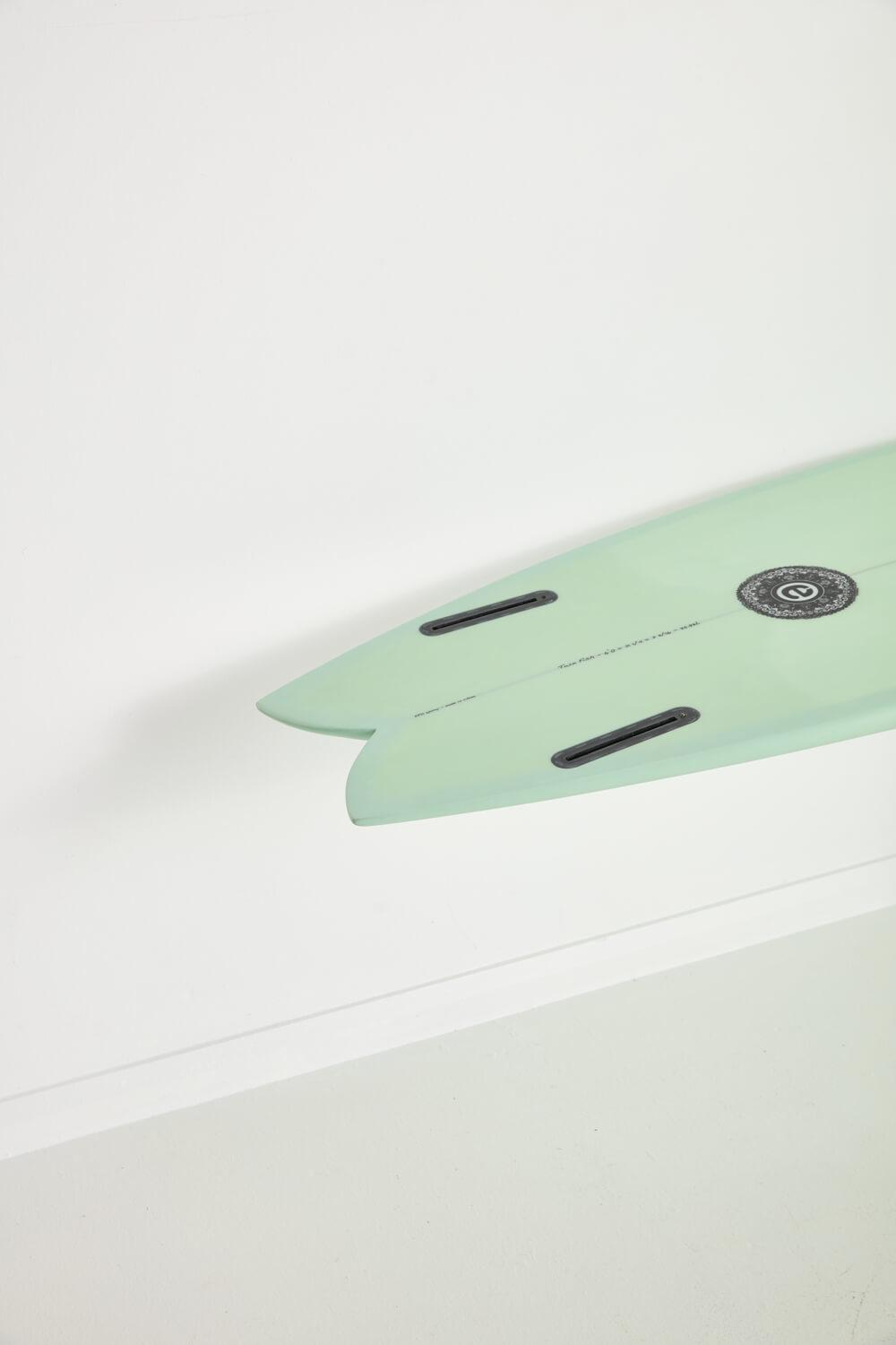 Twin Fish - Mint (Elemnt) - 5' 6" x 20 " x 2 3/8" x 27.3L - Futures 4