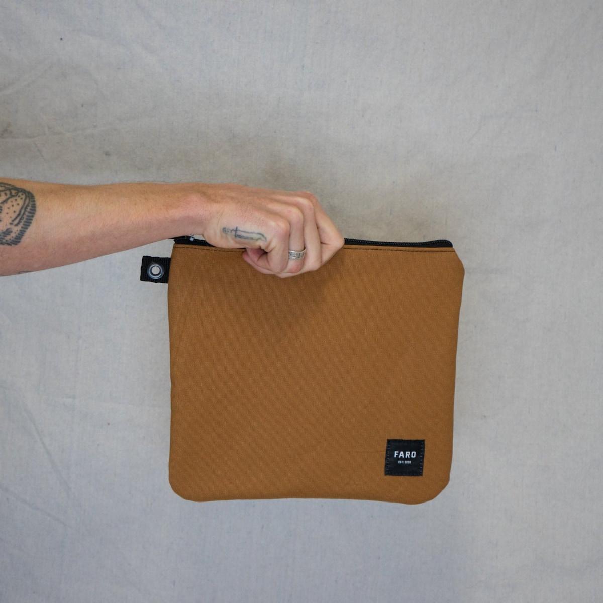 Faro Traveler Fin Wallet - Desert Sand