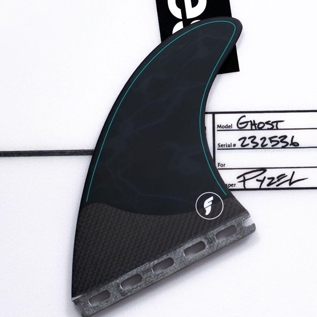 Buy the Futures Pyzel 5-Fin M Black Surfboard Fin Online Now