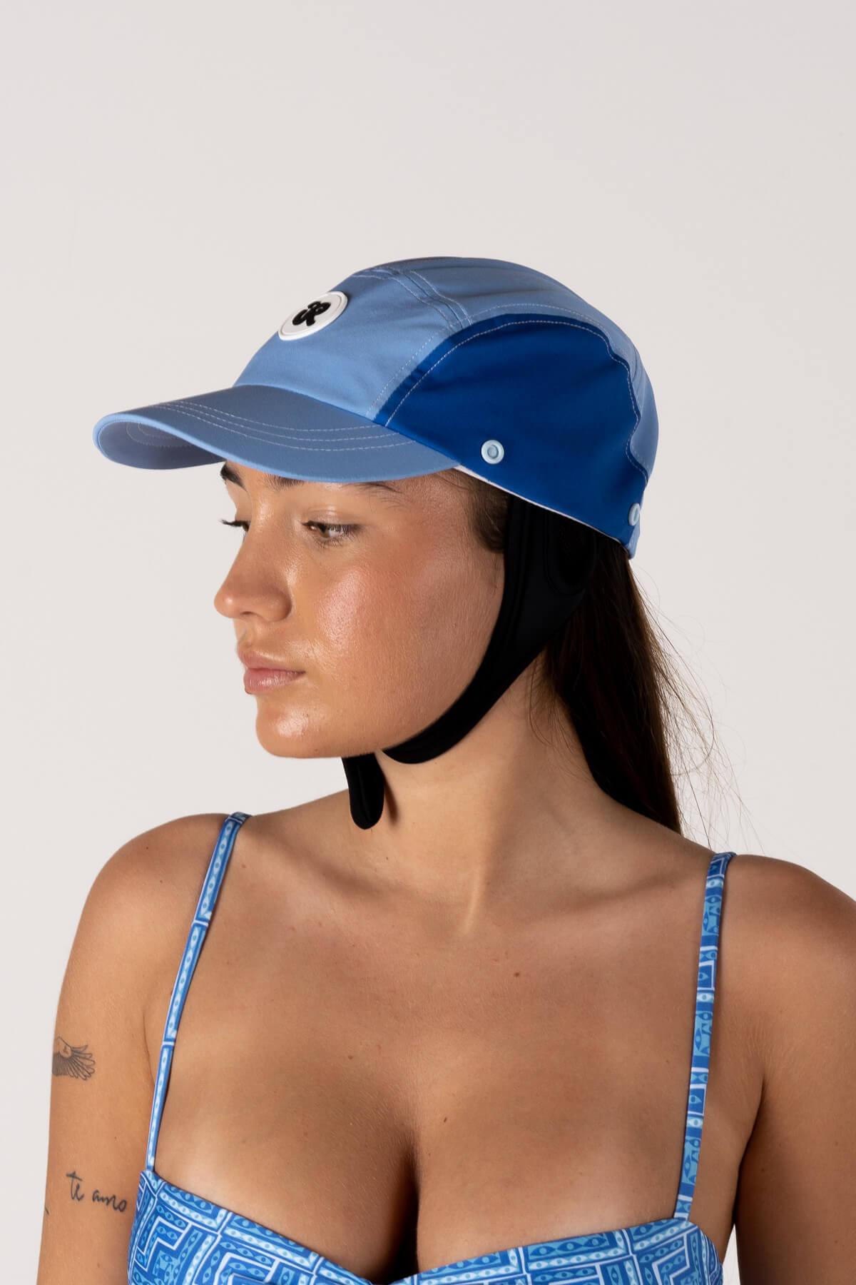 Back view with neck flap