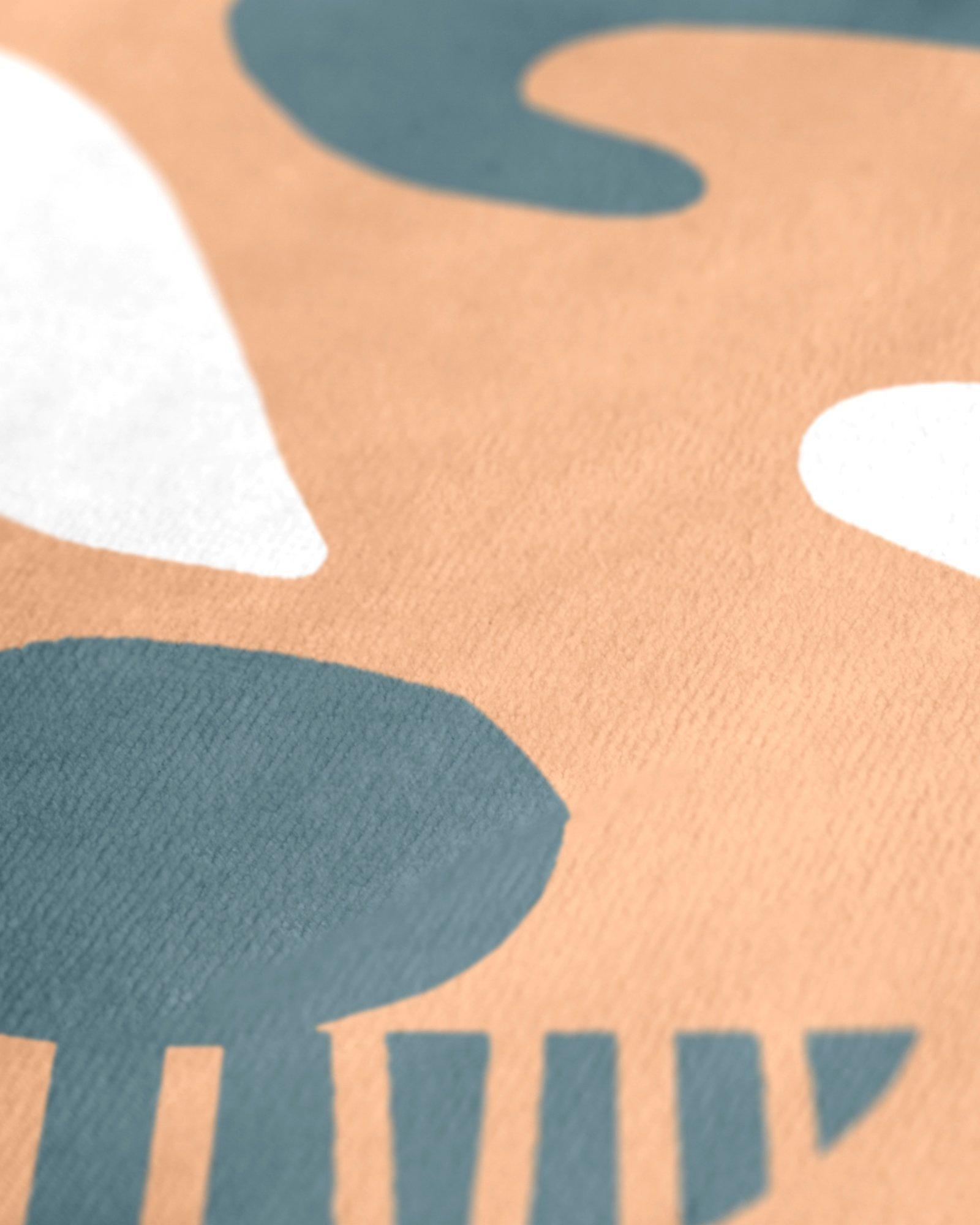 LEUS Chris Nixon ECO Changing Poncho towel - Close Up