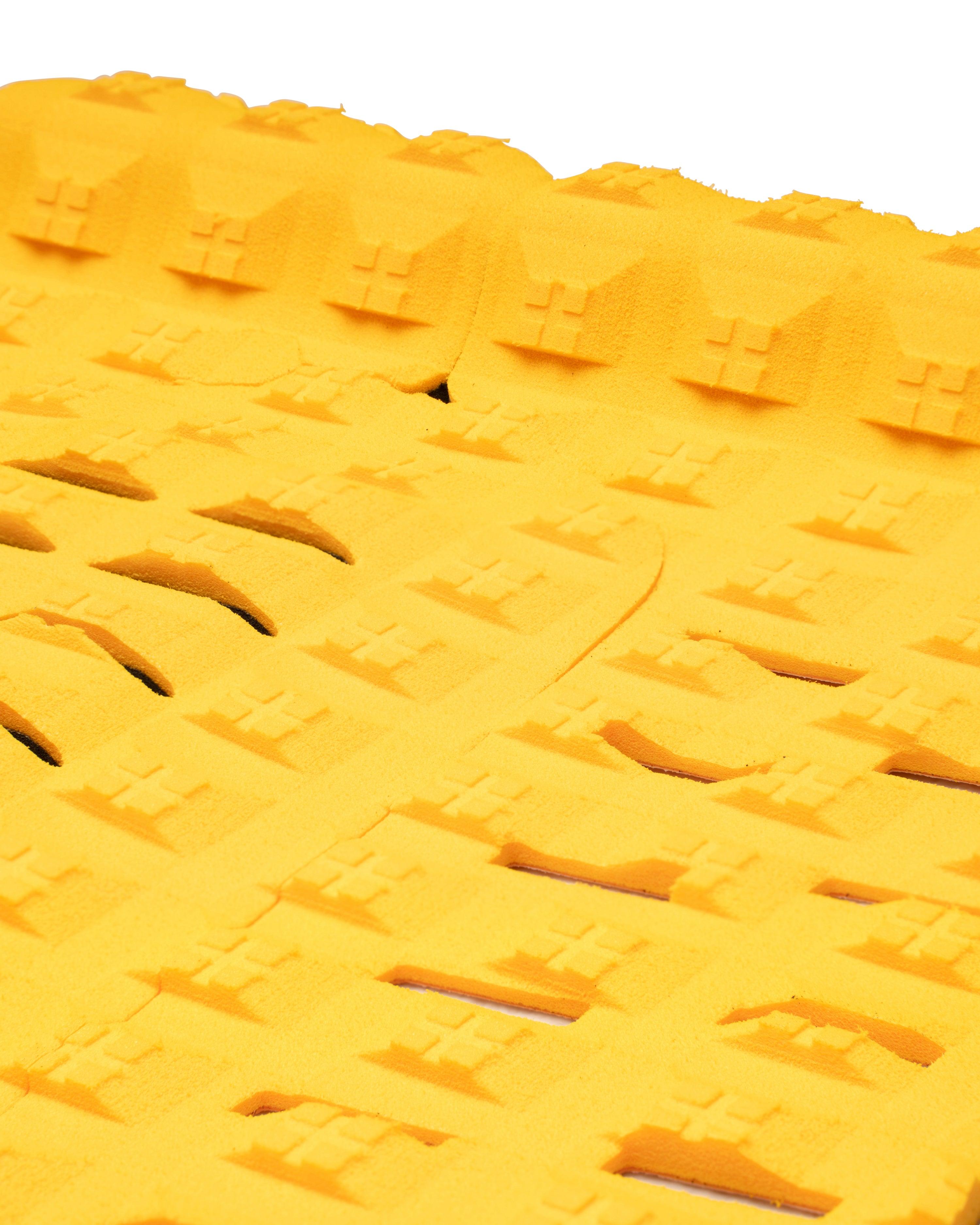 Mustard grip closeup