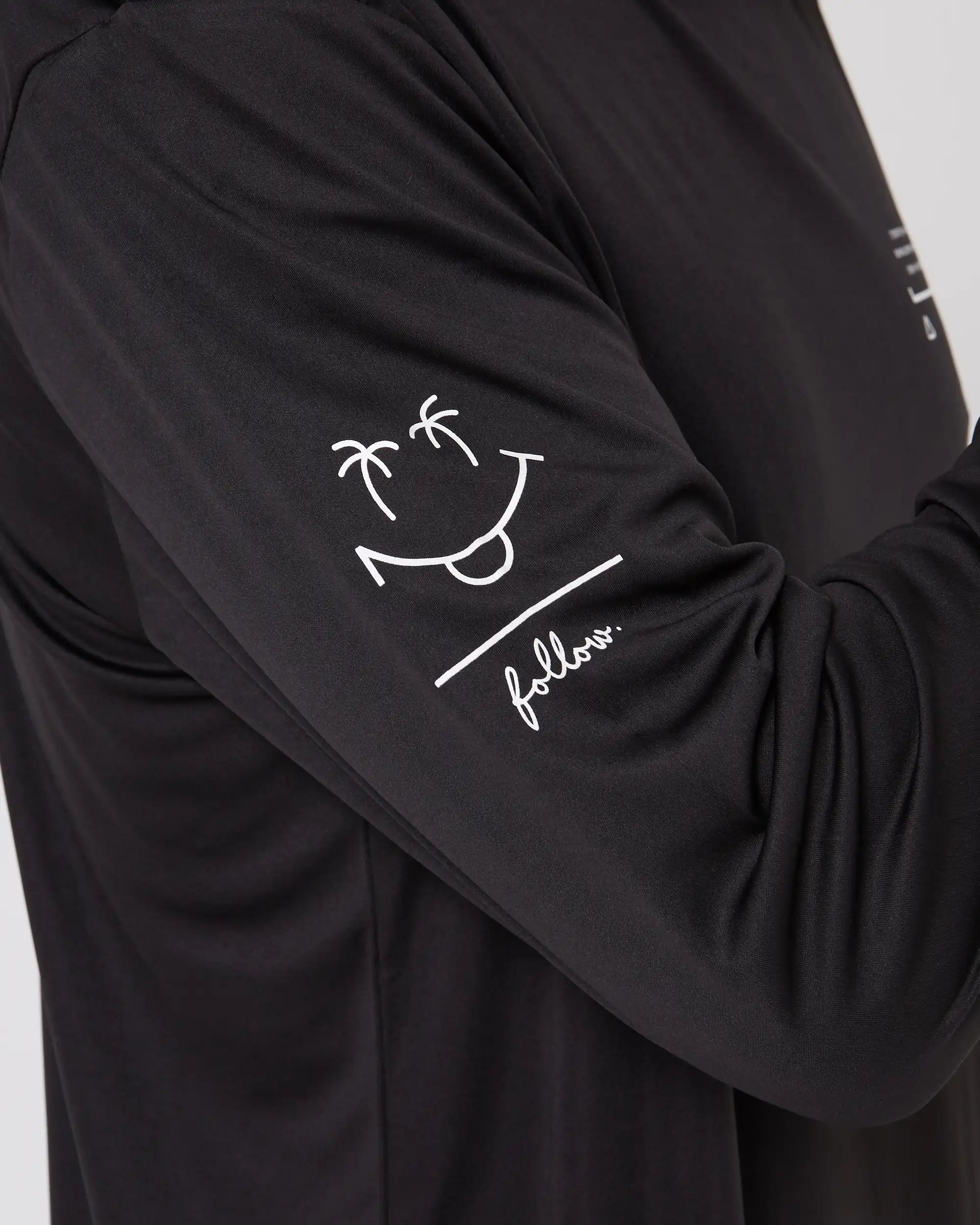 Follow Live Daily Sun Hood L/S - Black