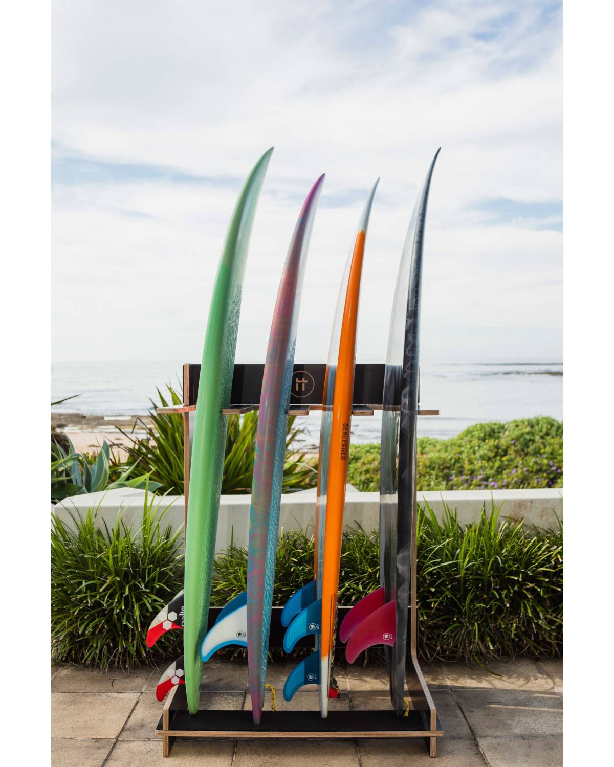 Formatt Q8 Freestanding Surfboard Rack - Black with board outdoor